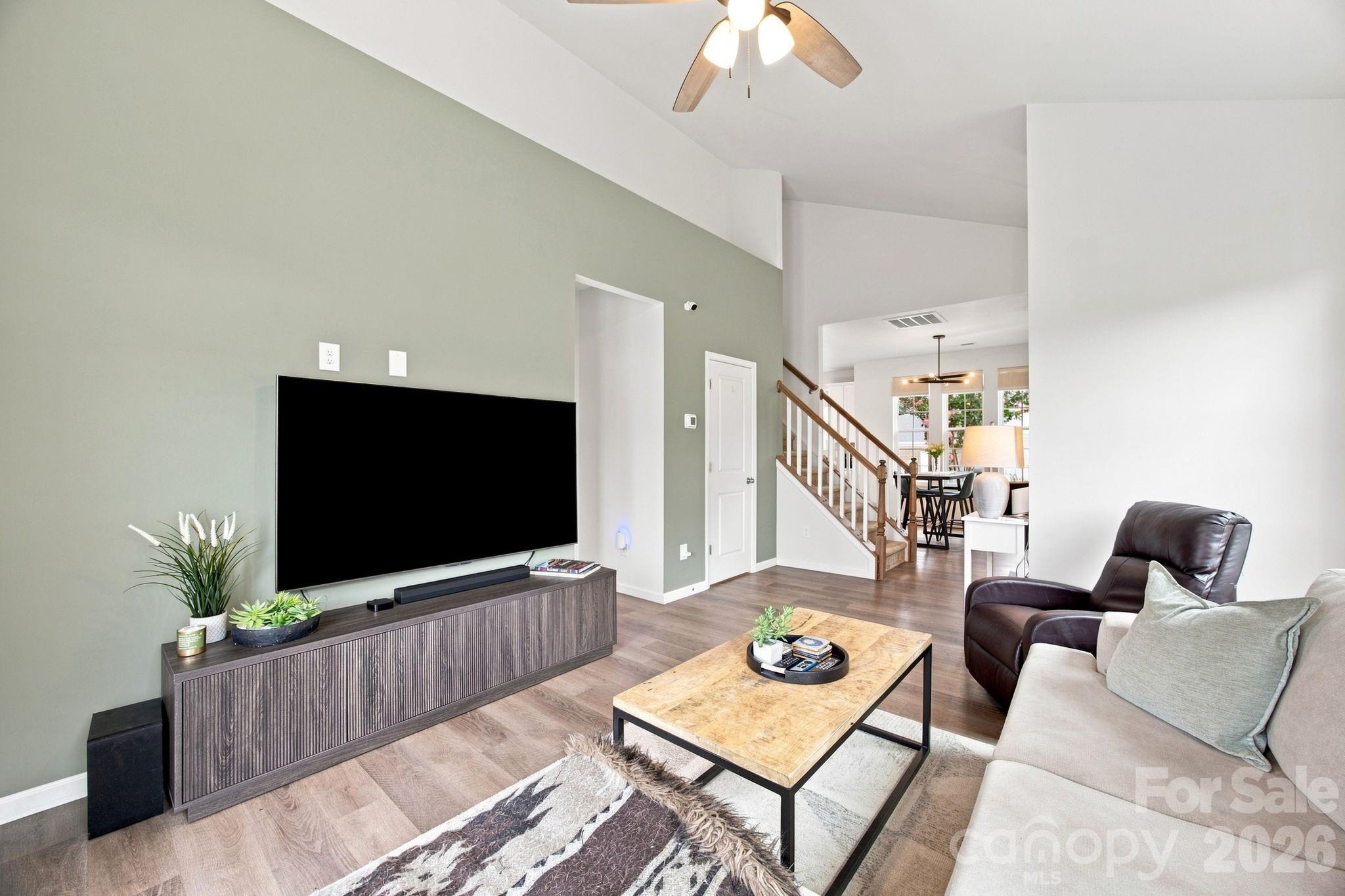 1101 Johns Walk Way Property Photo 5
