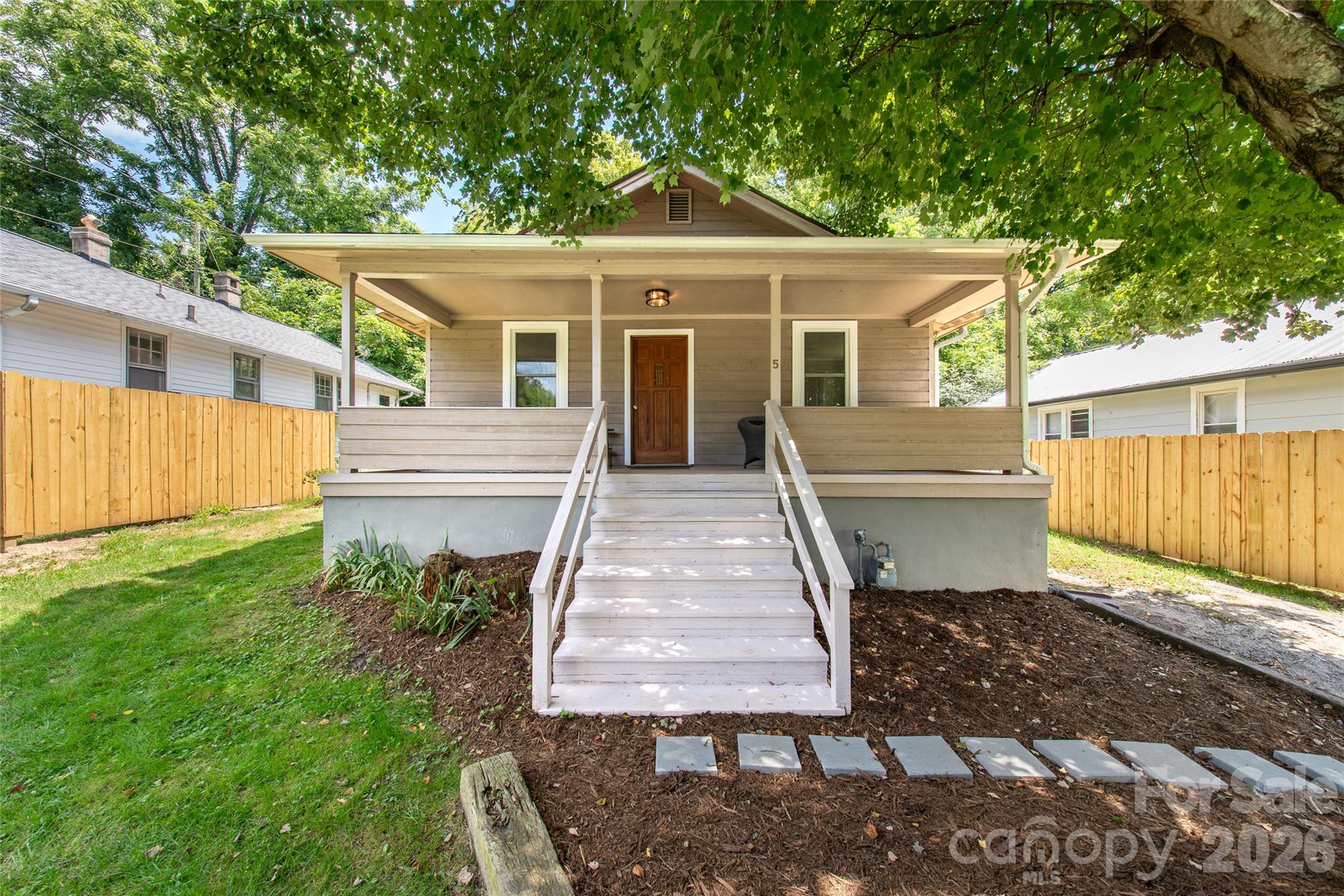 5 Company Street Property Photo 1