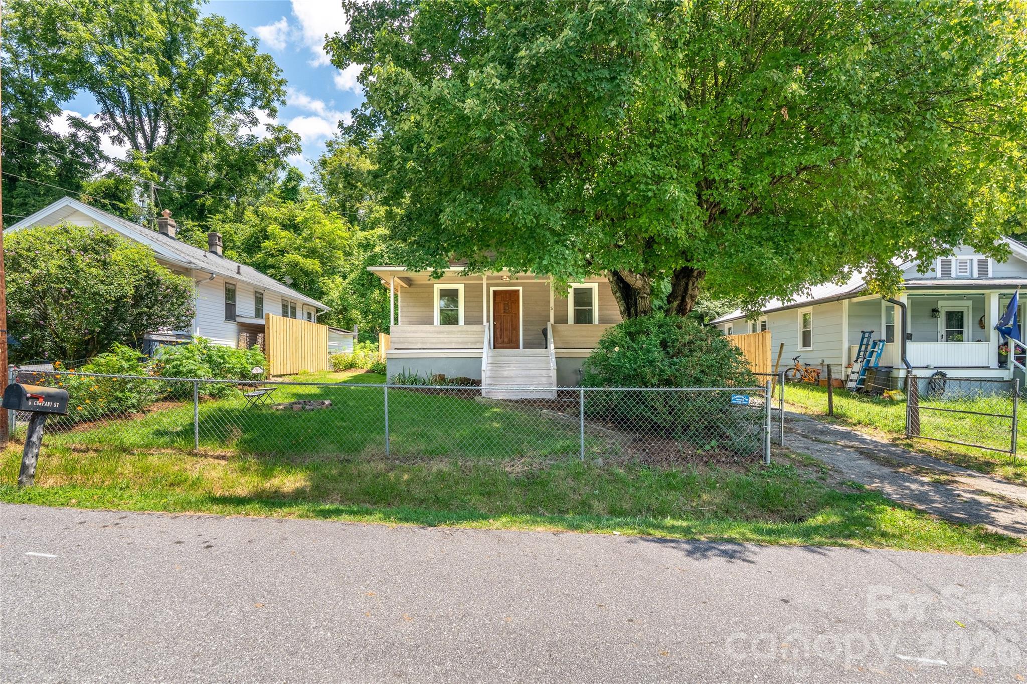 5 Company Street Property Photo 8