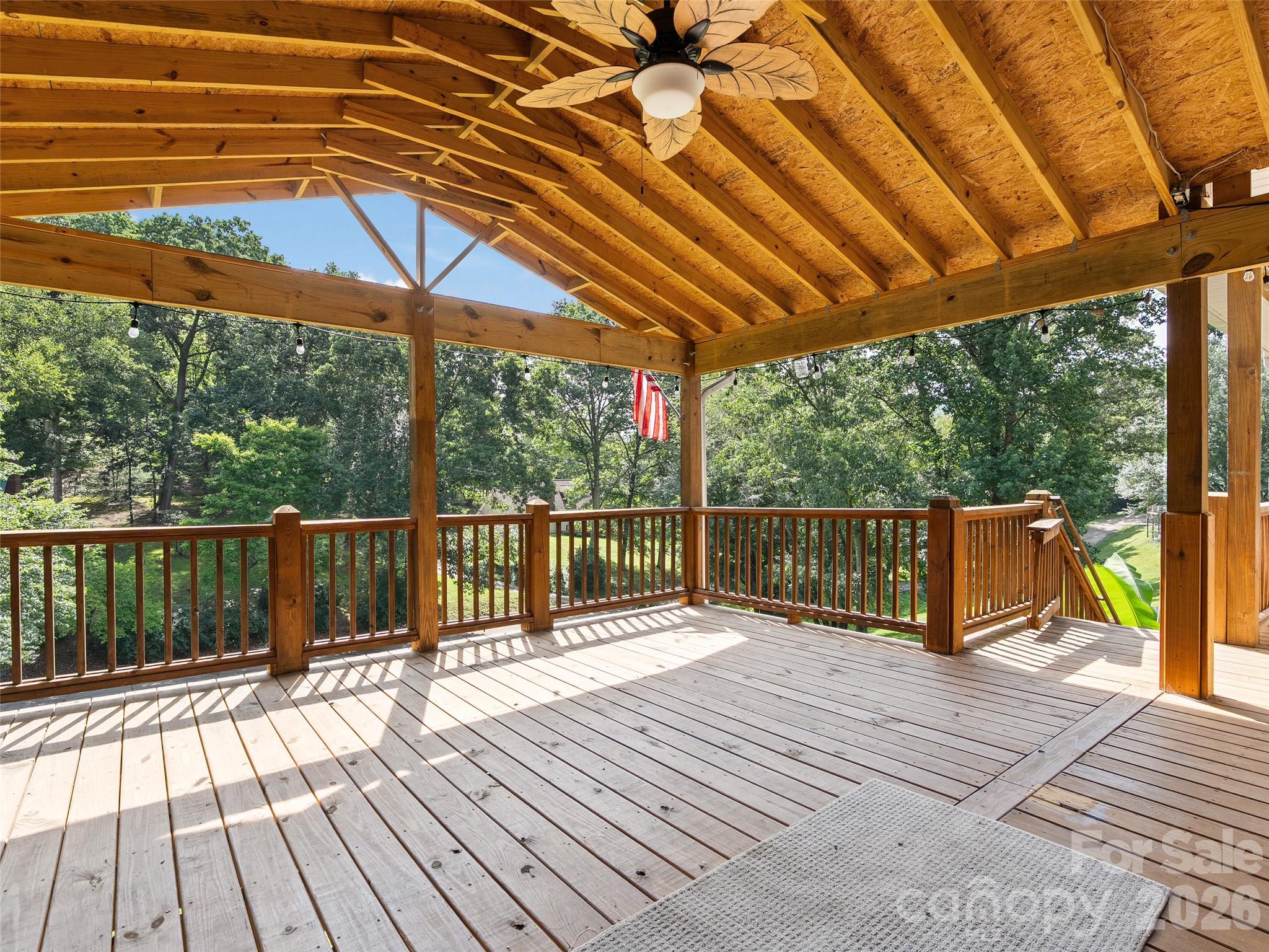 133 Shadow Oak Lane Property Photo 5