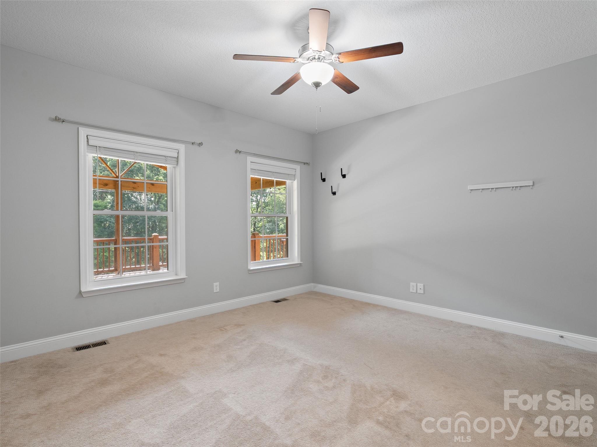 133 Shadow Oak Lane Property Photo 16