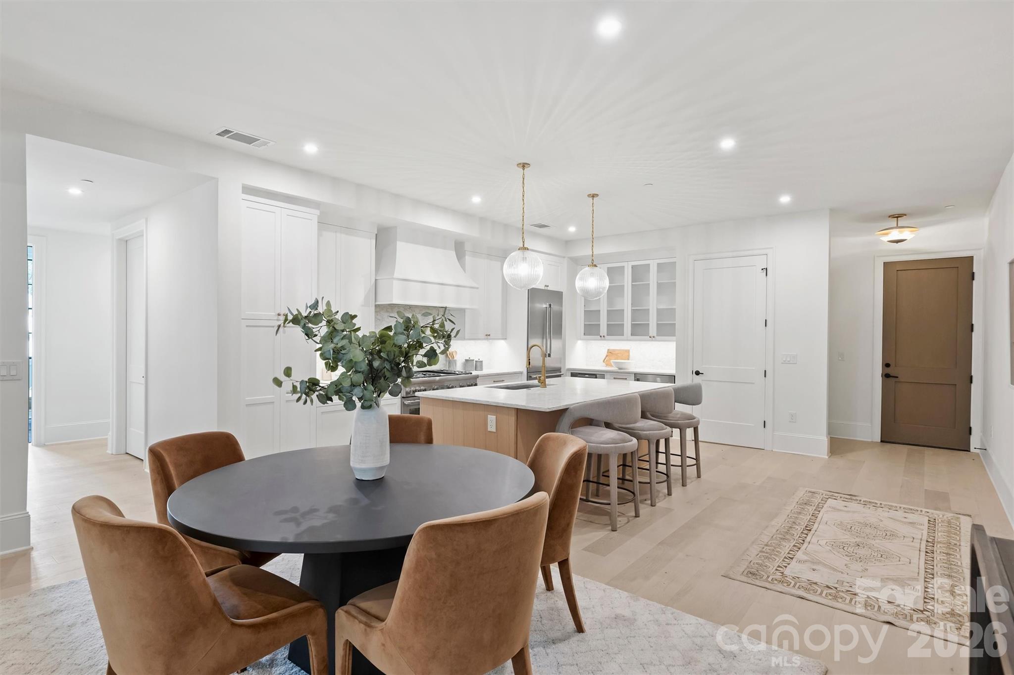 409 Queens Road 204 Property Photo 6