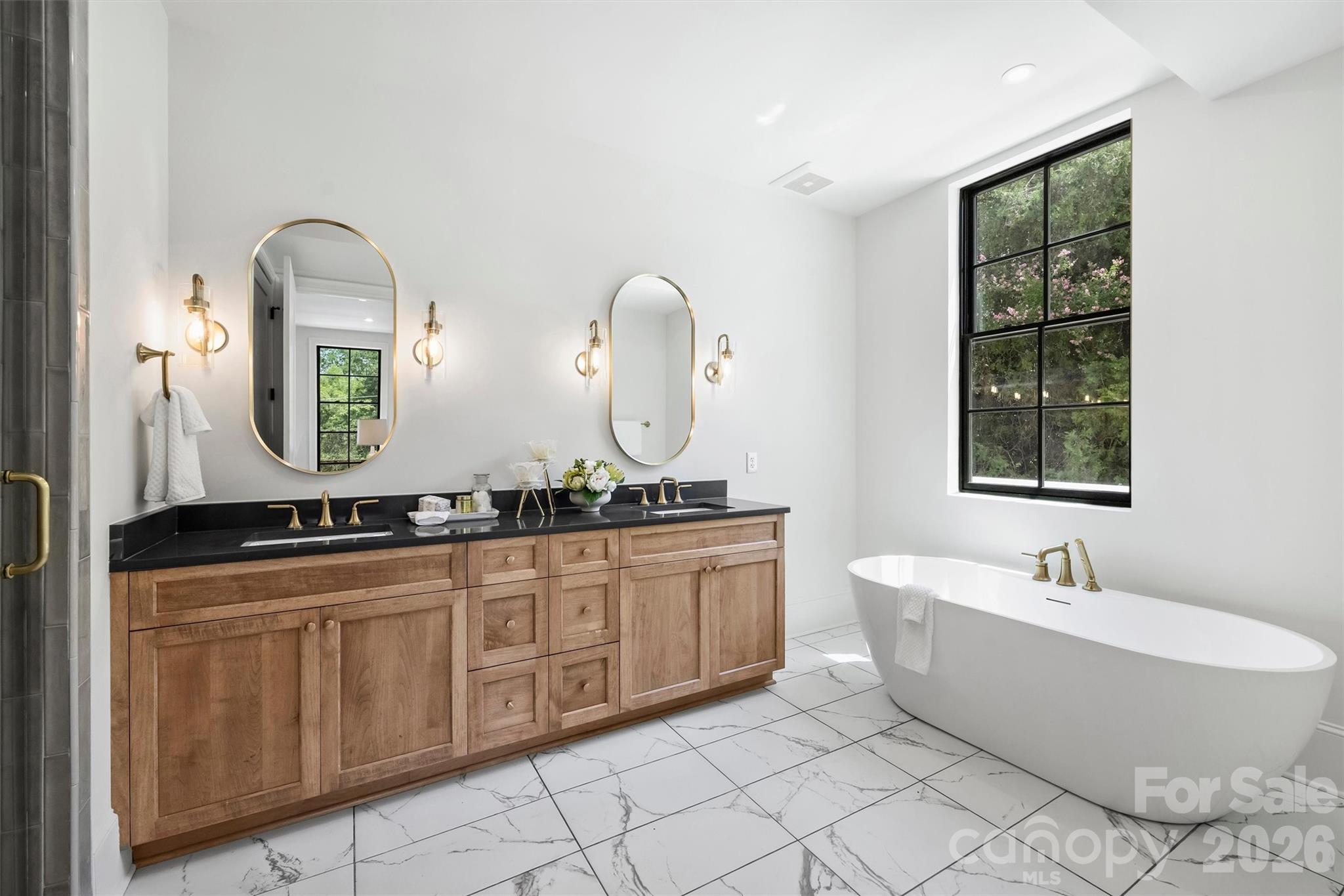 409 Queens Road 204 Property Photo 20