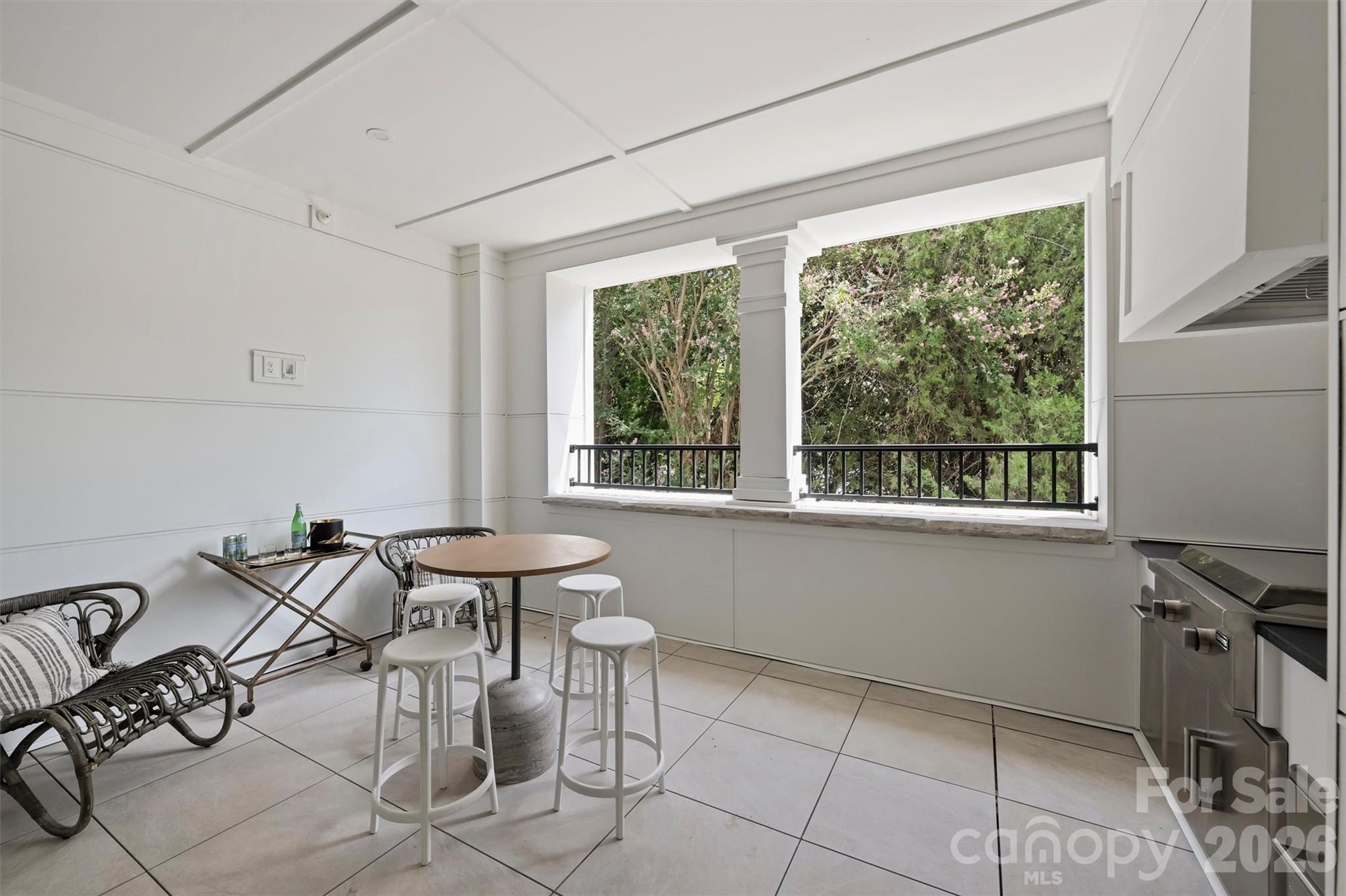 409 Queens Road 204 Property Photo 36