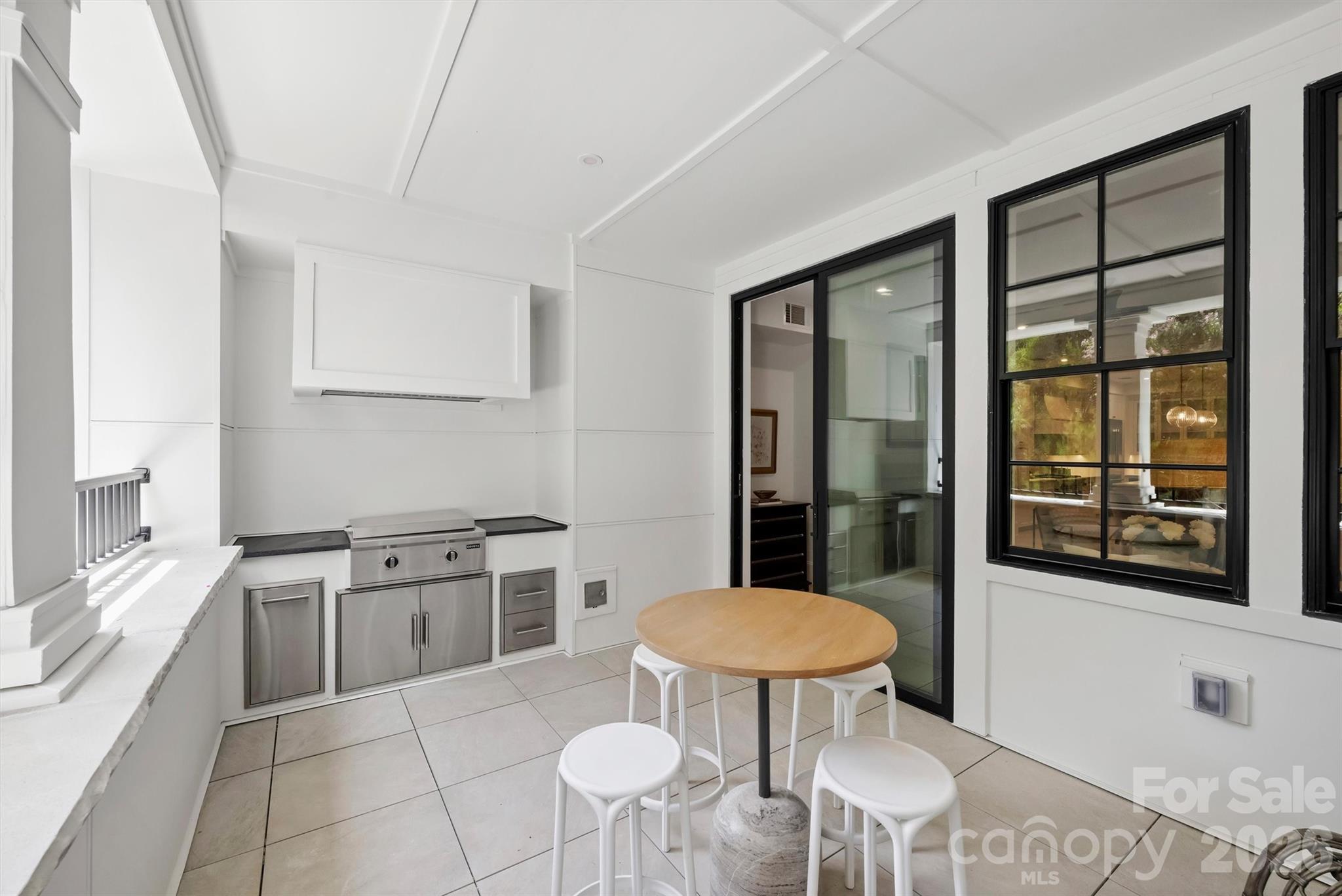 409 Queens Road 204 Property Photo 38