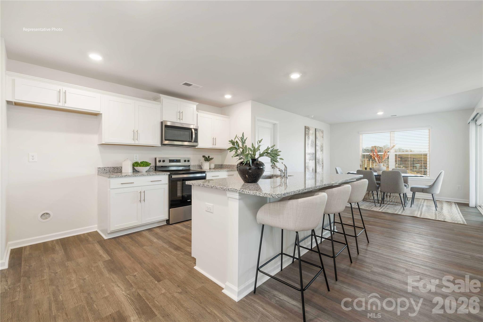 759 Dazzle Loop Property Photo 7