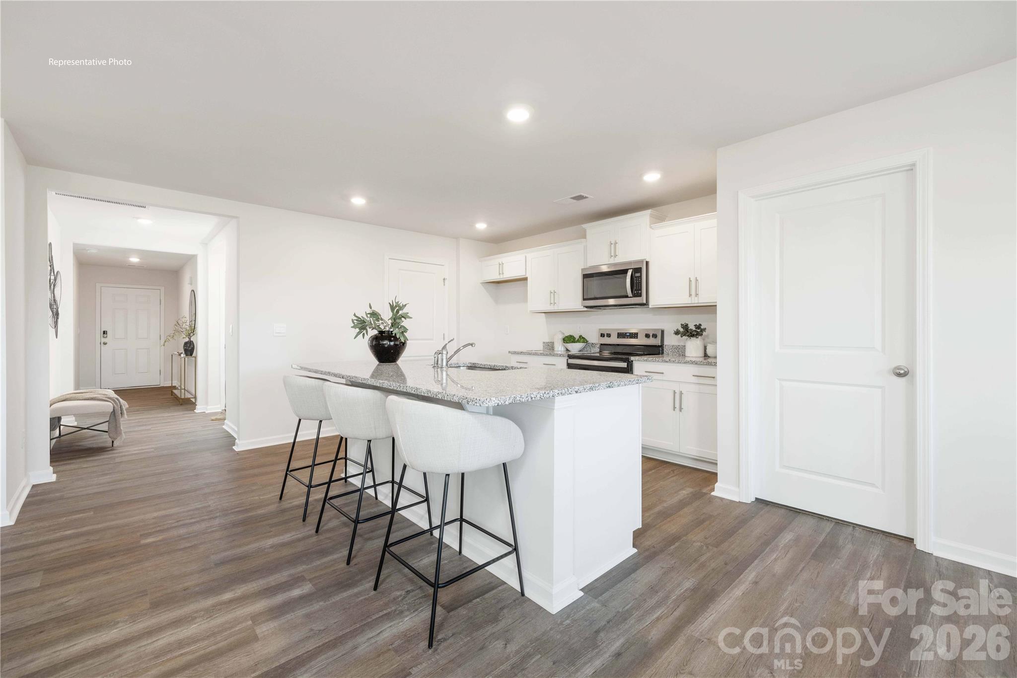 759 Dazzle Loop Property Photo 10