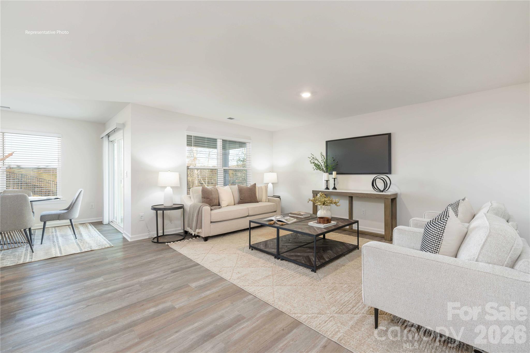 759 Dazzle Loop Property Photo 12