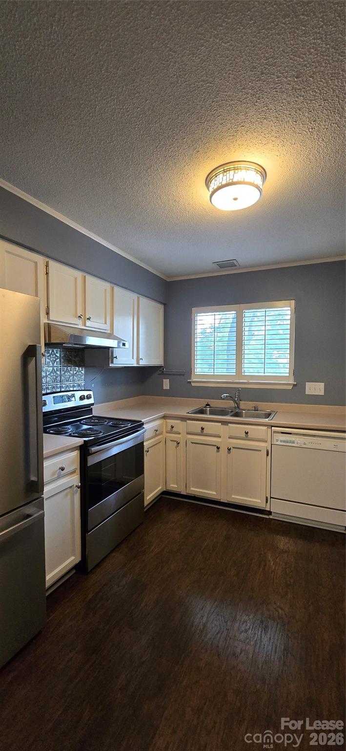 3001 Heathstead Place D Property Photo 2