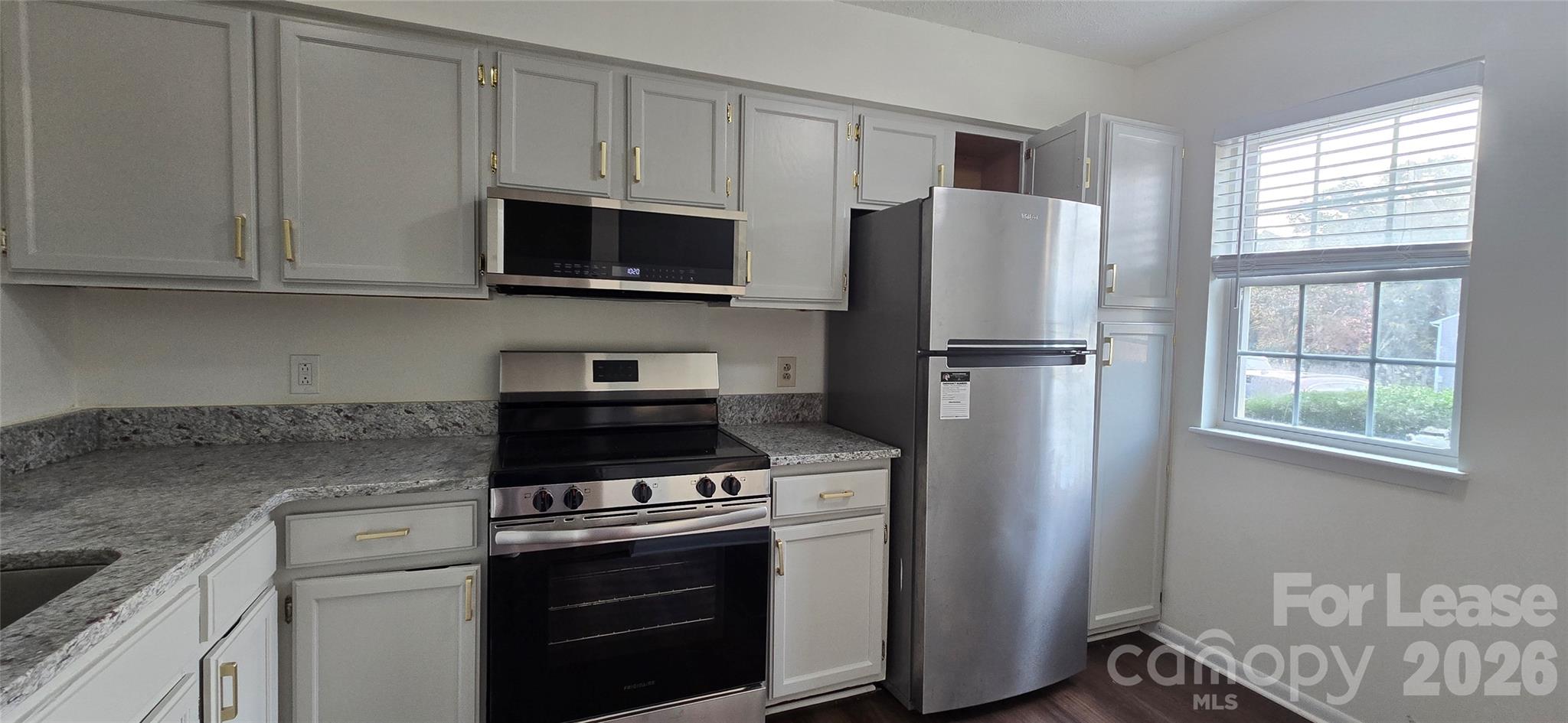 3109 Heathstead Place Property Photo 2