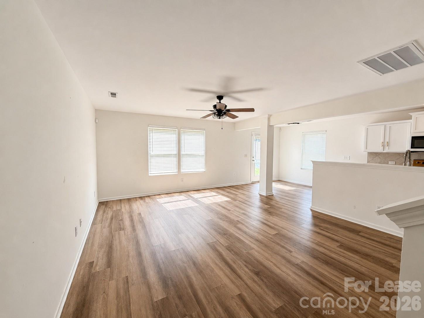 3220 Capitol Drive Property Photo 5
