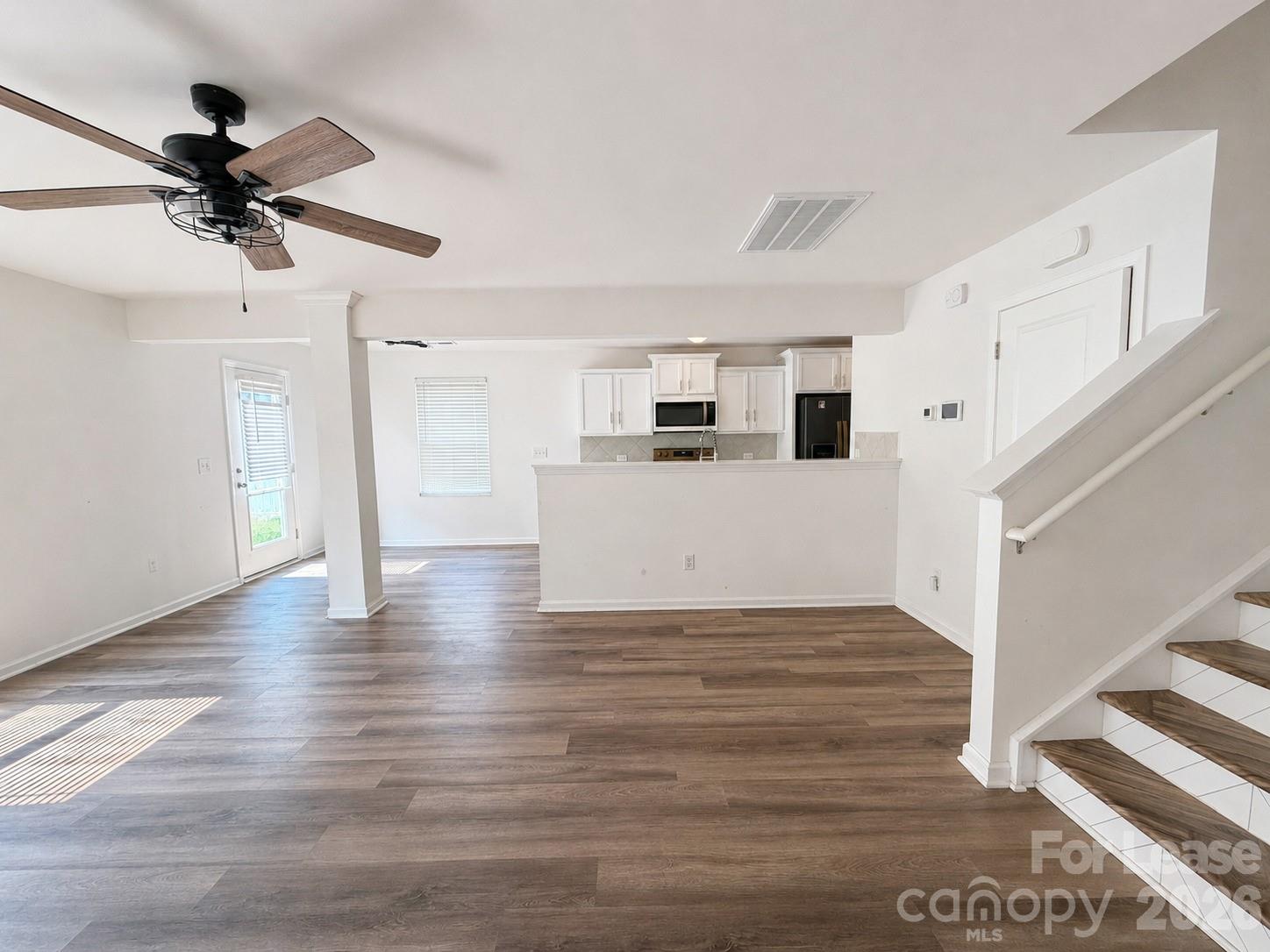 3220 Capitol Drive Property Photo 6