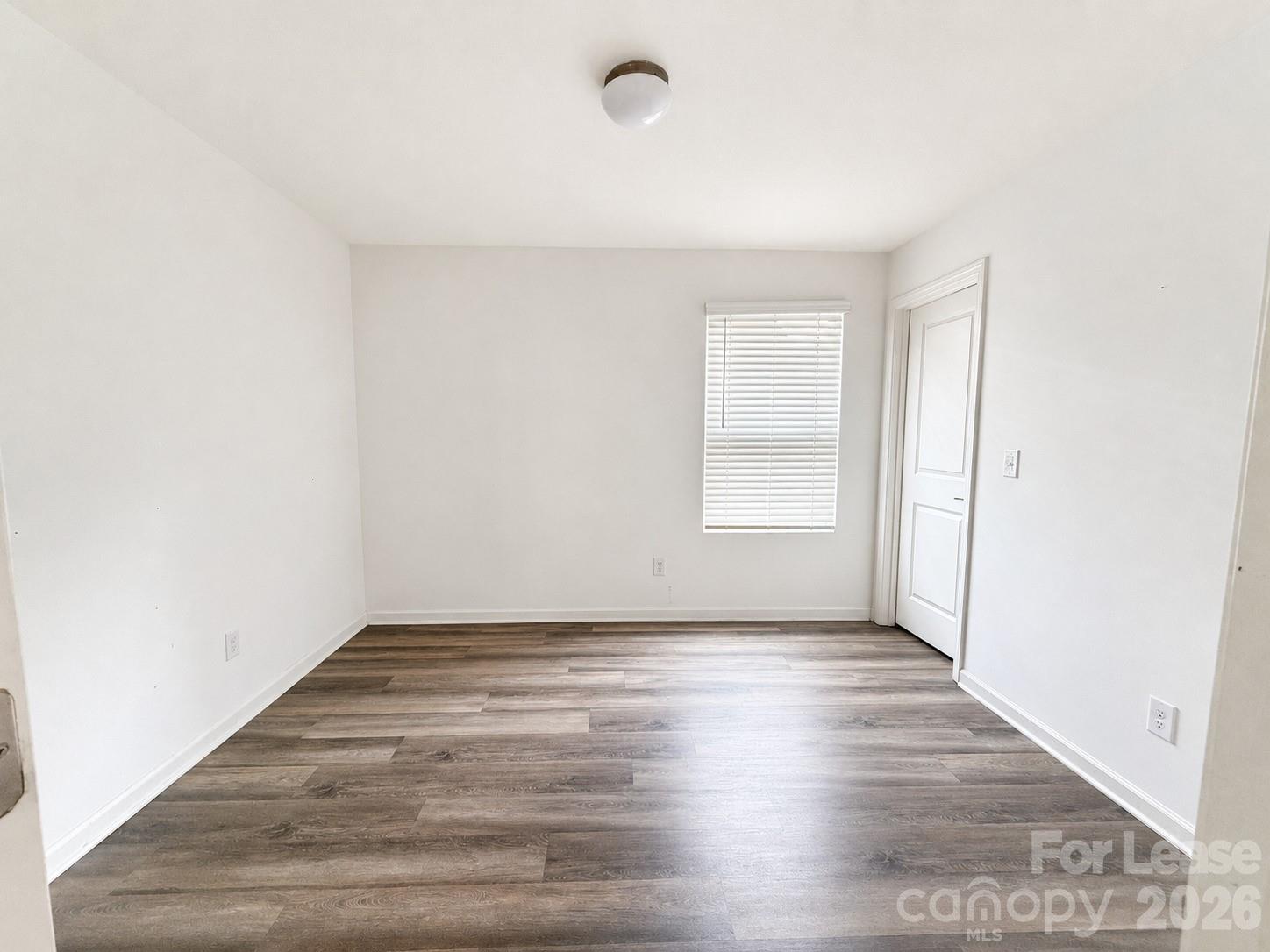 3220 Capitol Drive Property Photo 7
