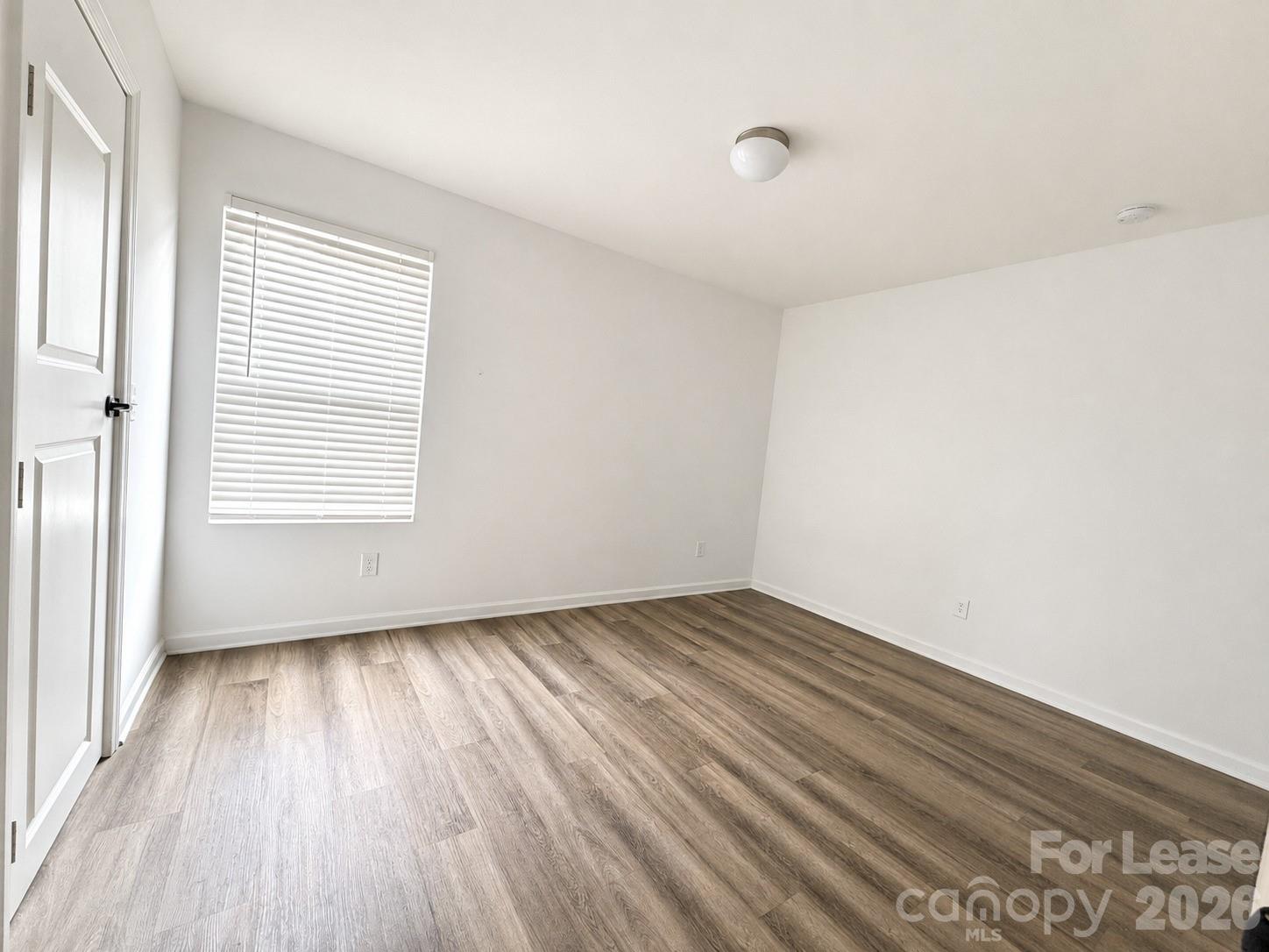 3220 Capitol Drive Property Photo 8