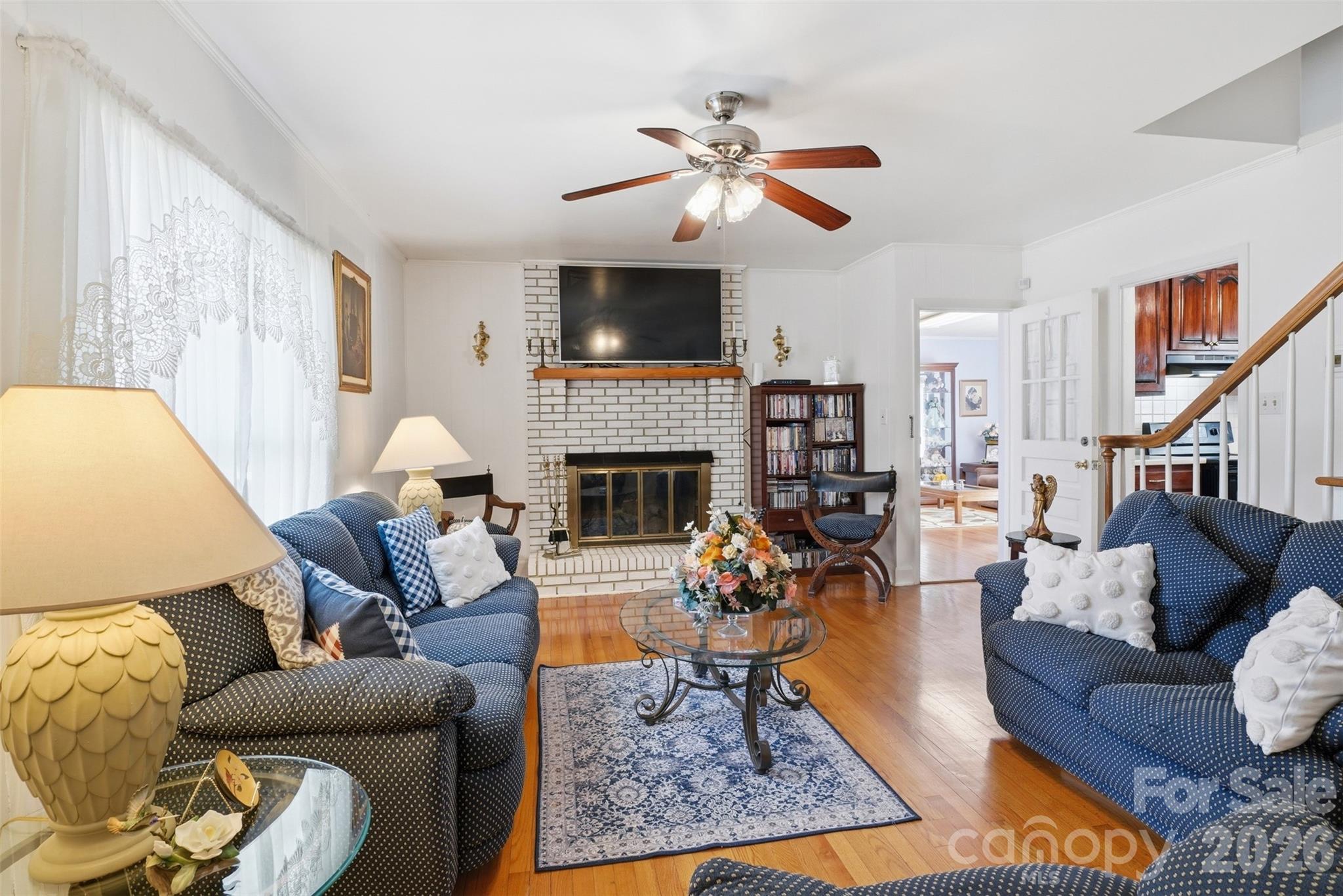 1287 Queensgate Street Property Photo 2