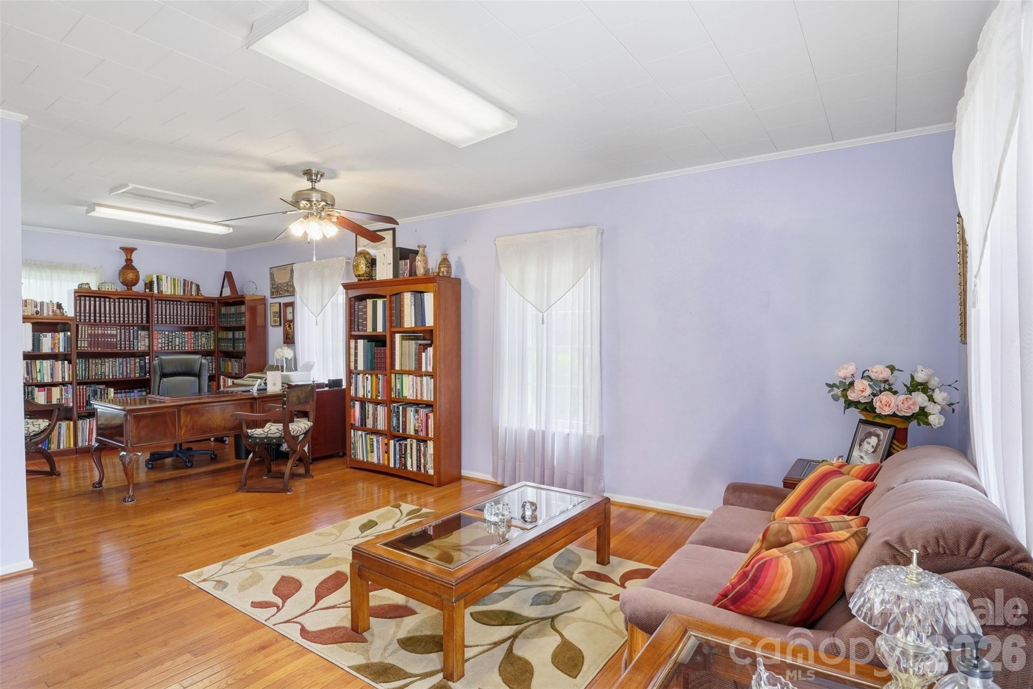 1287 Queensgate Street Property Photo 5