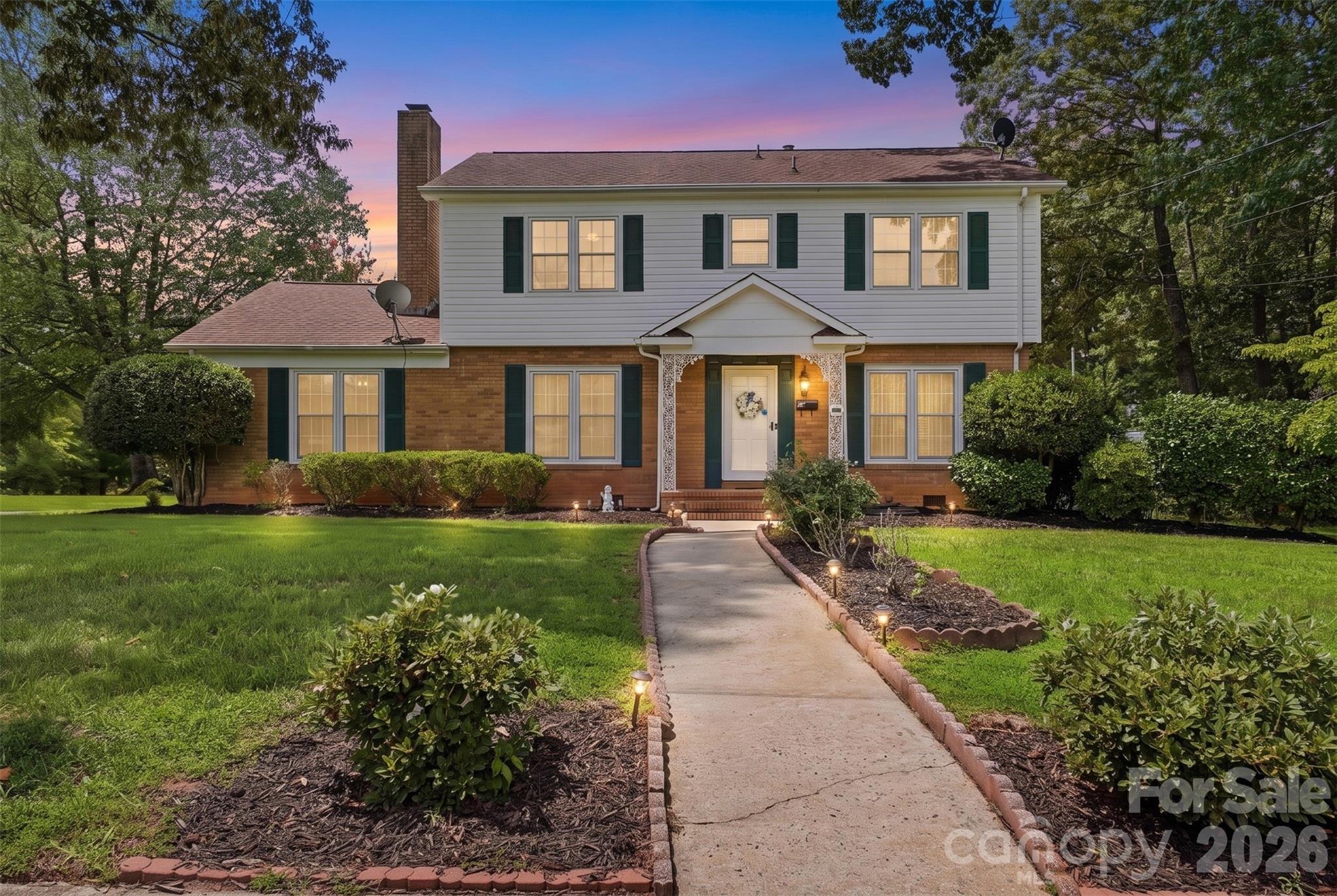 1287 Queensgate Street Property Photo 8