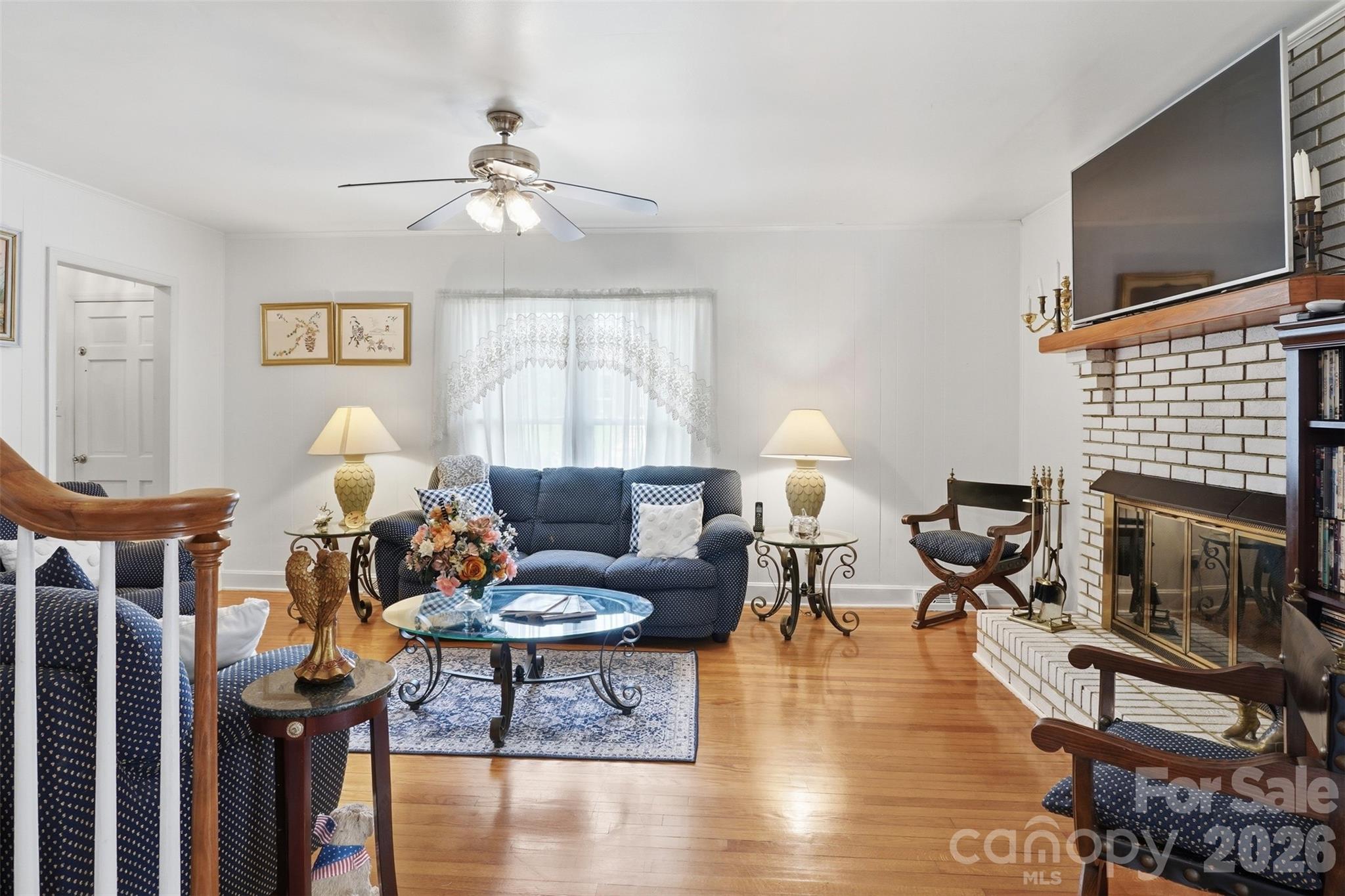 1287 Queensgate Street Property Photo 15