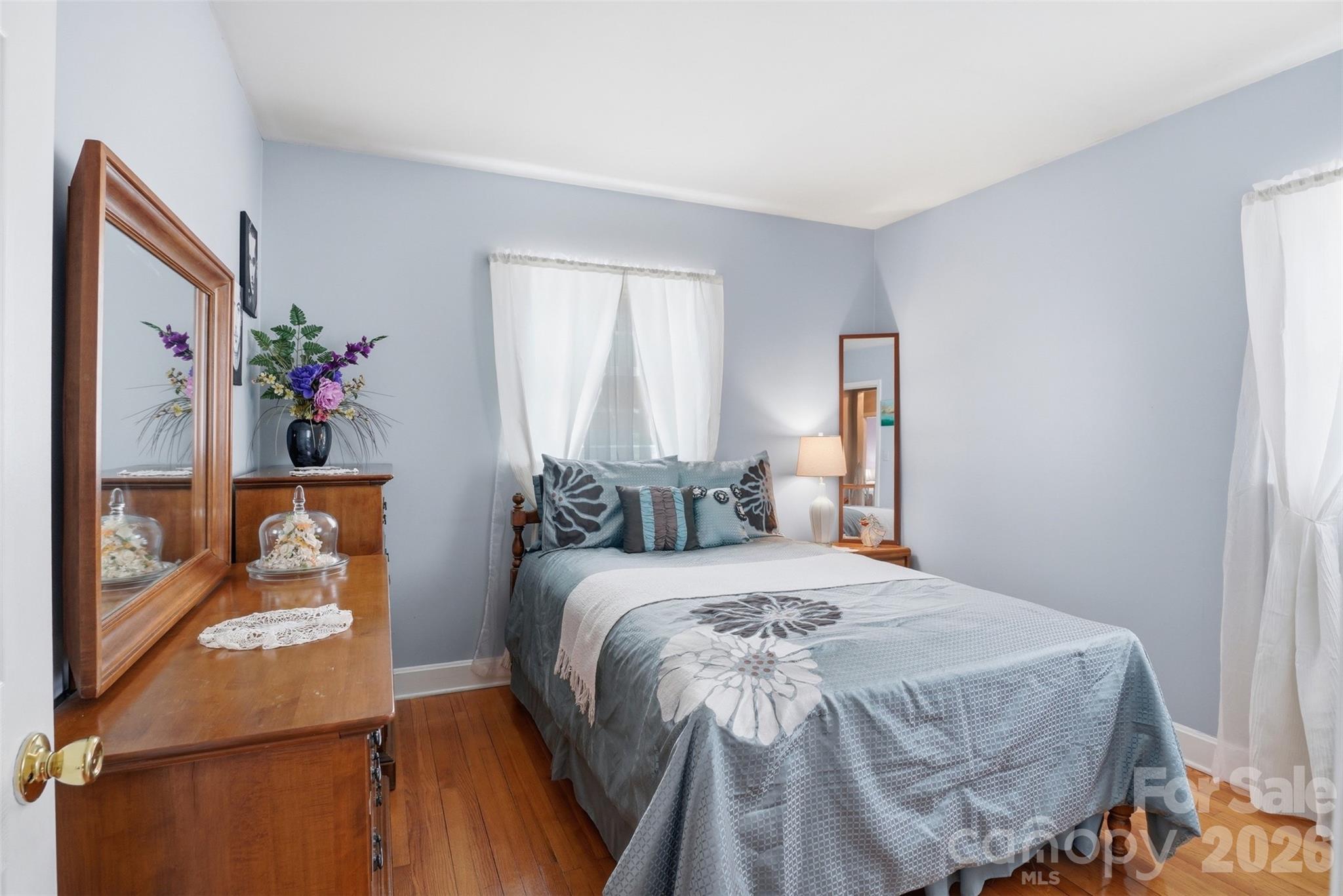 1287 Queensgate Street Property Photo 16