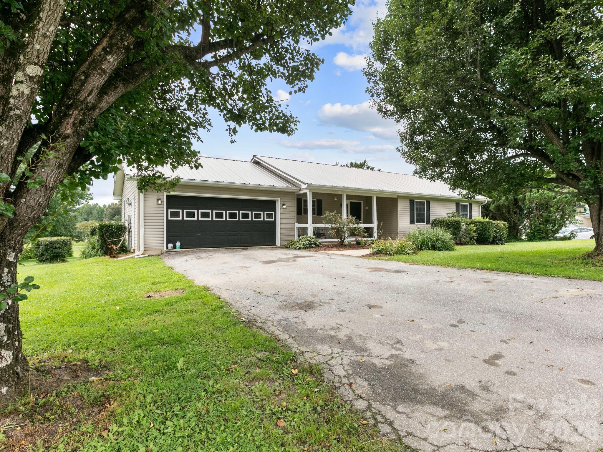 11 Cathy Court Property Photo 4