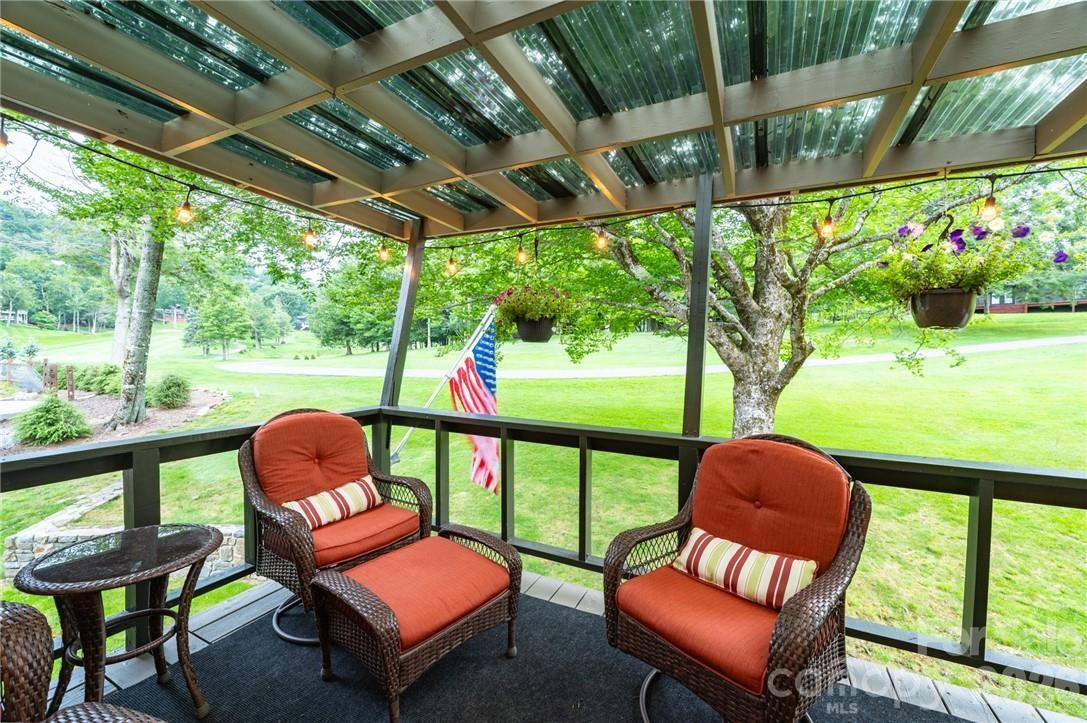 107 Grassy Gap Loop Road Property Photo 4