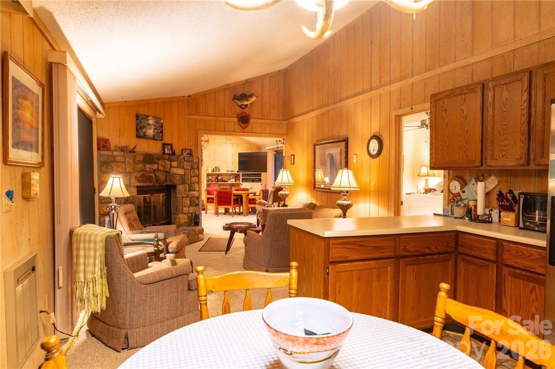 107 Grassy Gap Loop Road Property Photo 9