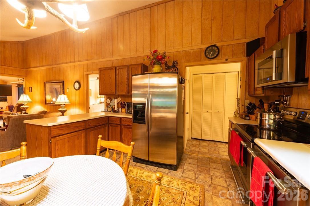 107 Grassy Gap Loop Road Property Photo 11