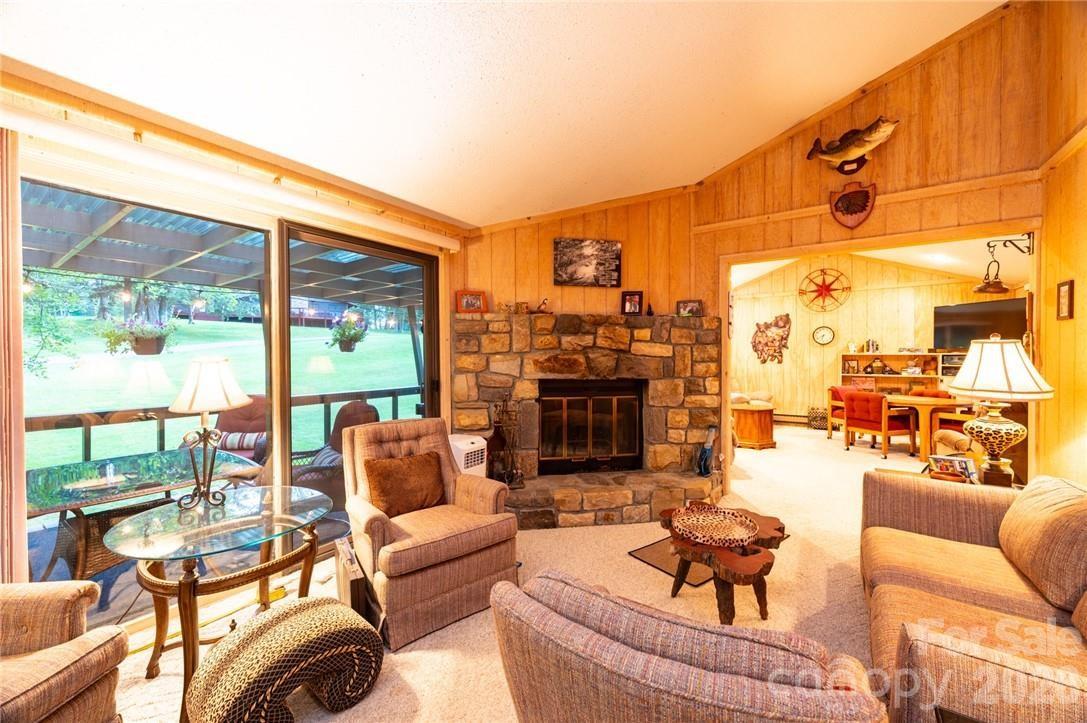 107 Grassy Gap Loop Road Property Photo 15
