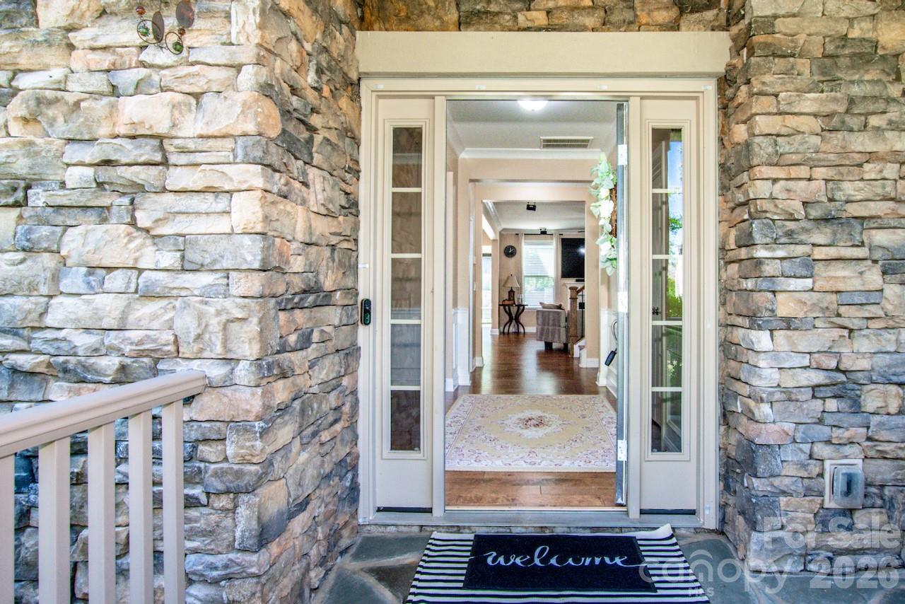 158 Eagles Landing Drive Property Photo 3