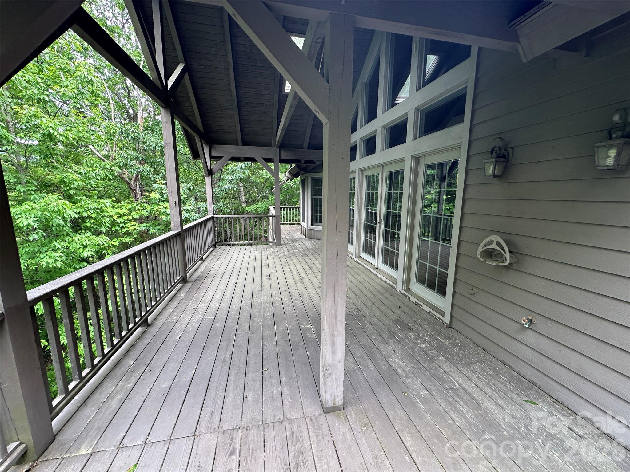 880 W Rochester Drive Property Photo 3