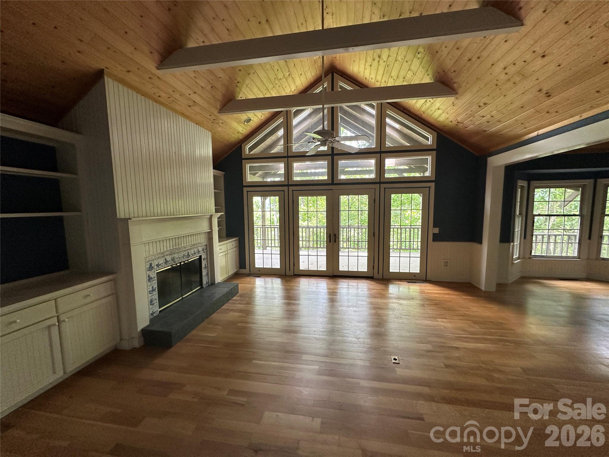 880 W Rochester Drive Property Photo 7