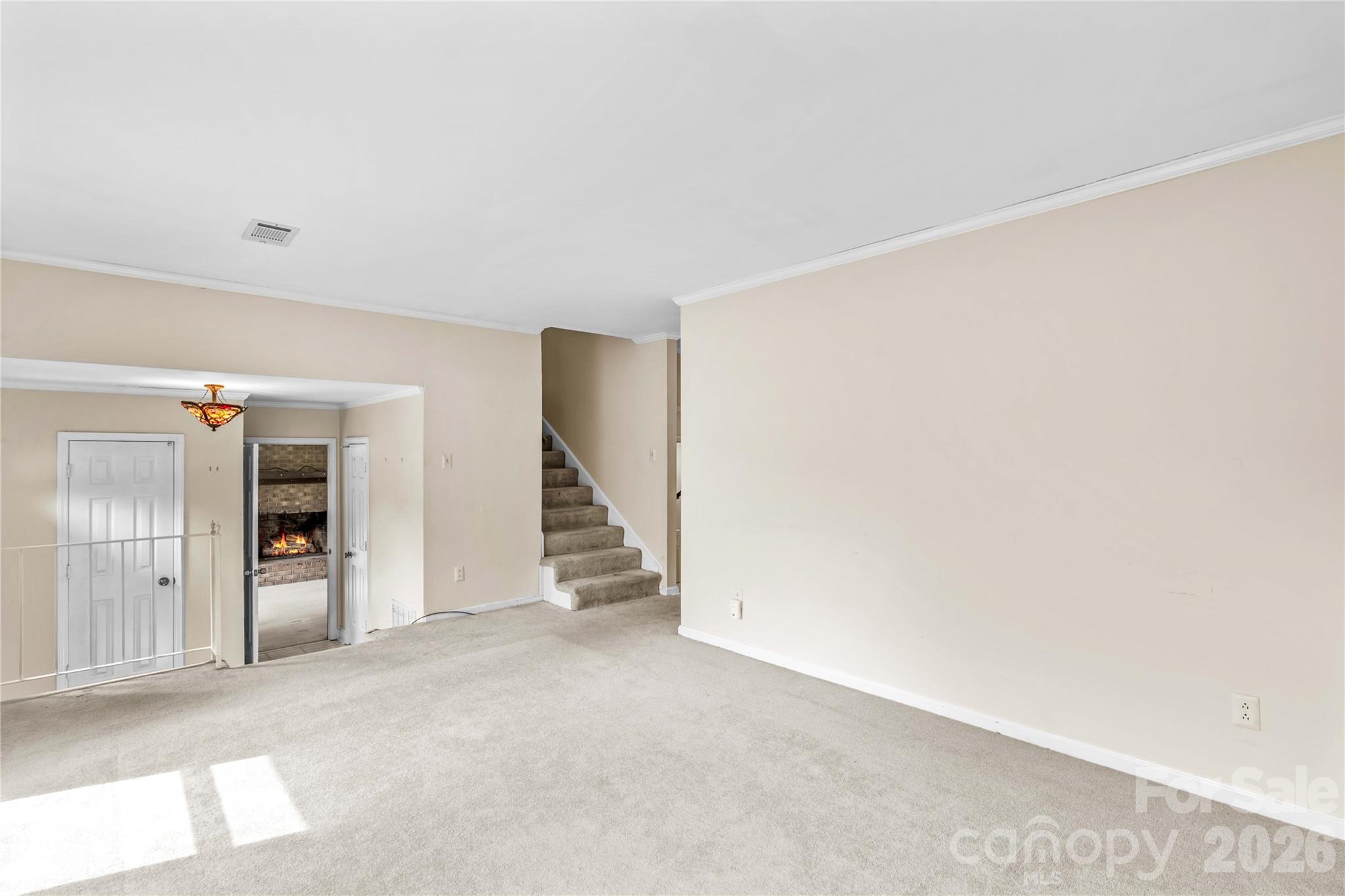 603 Colonial Drive Property Photo 5
