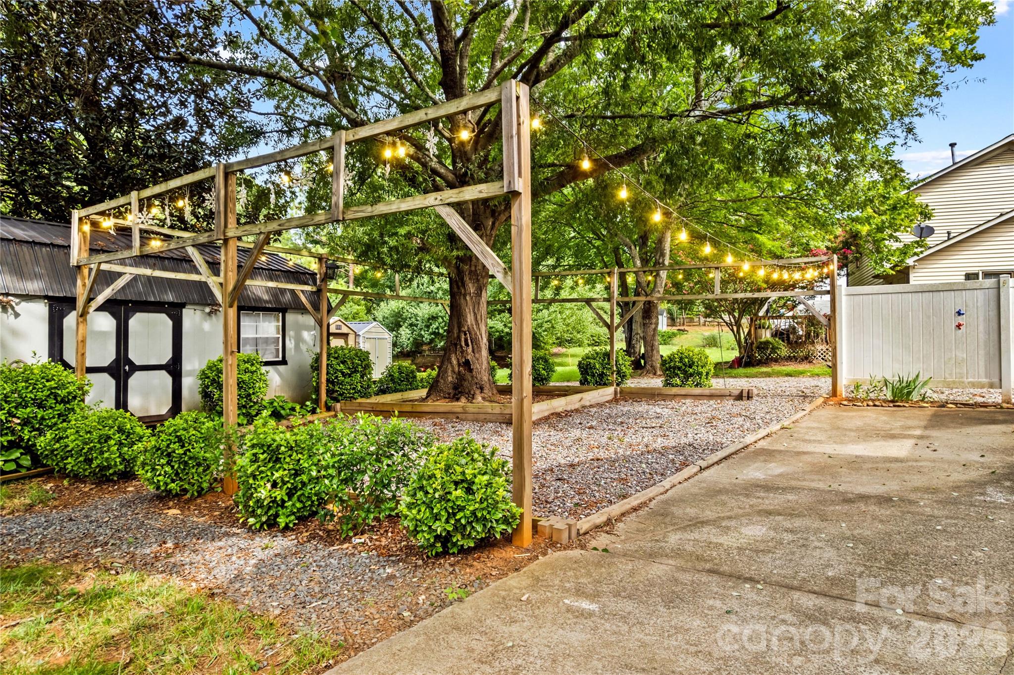 603 Colonial Drive Property Photo 36