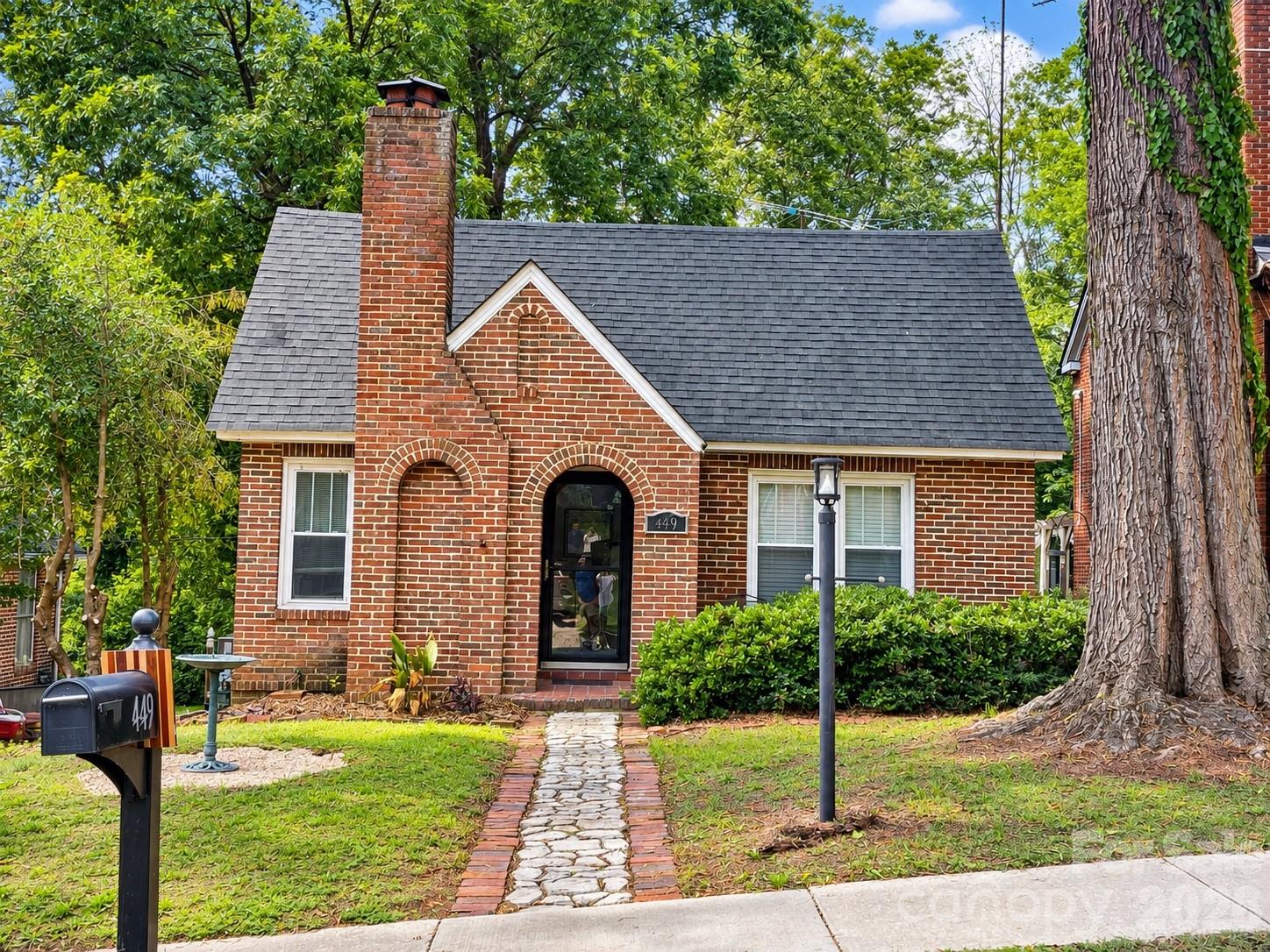 449 Spring Street Property Photo 1