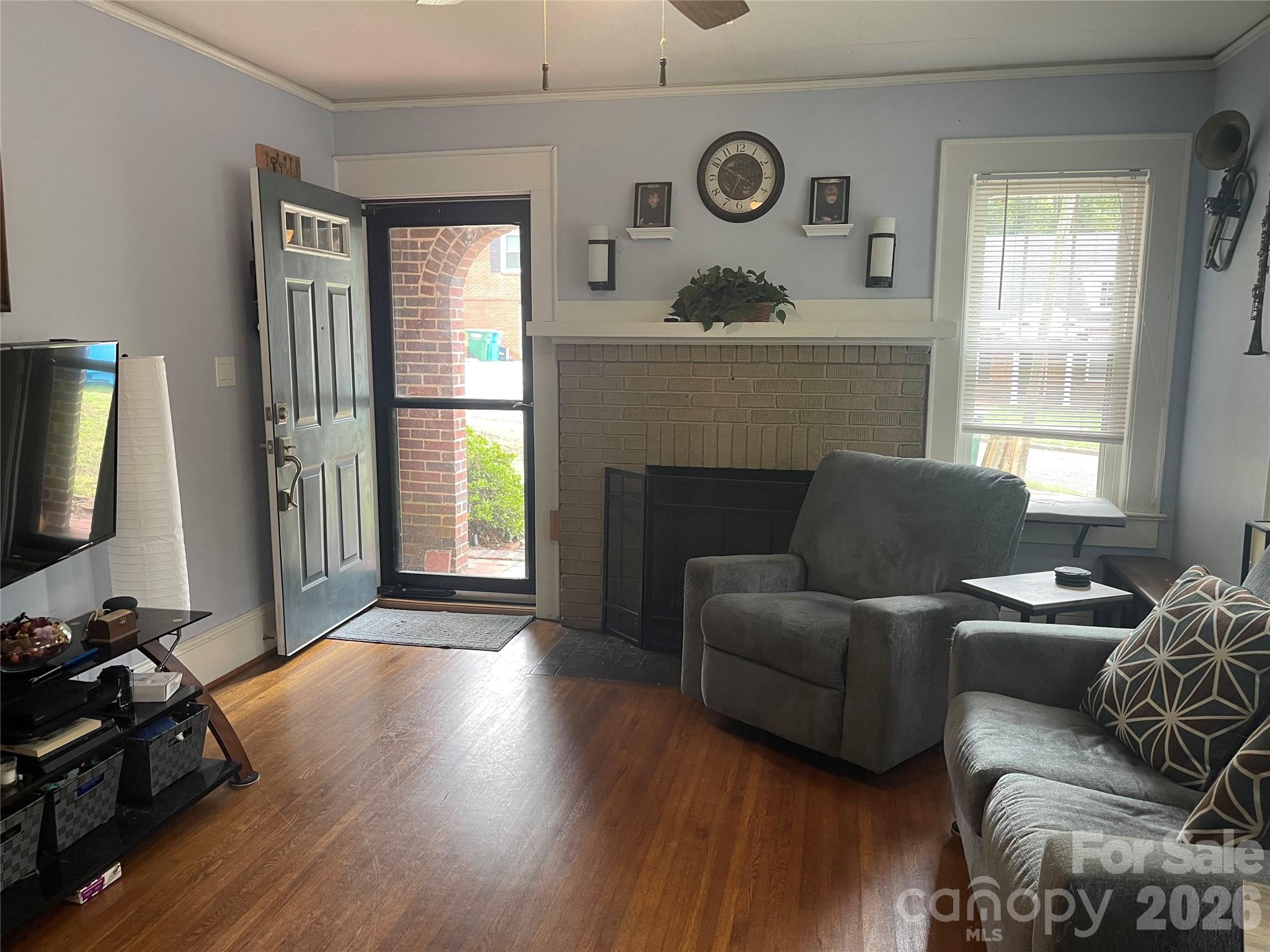 449 Spring Street Property Photo 4