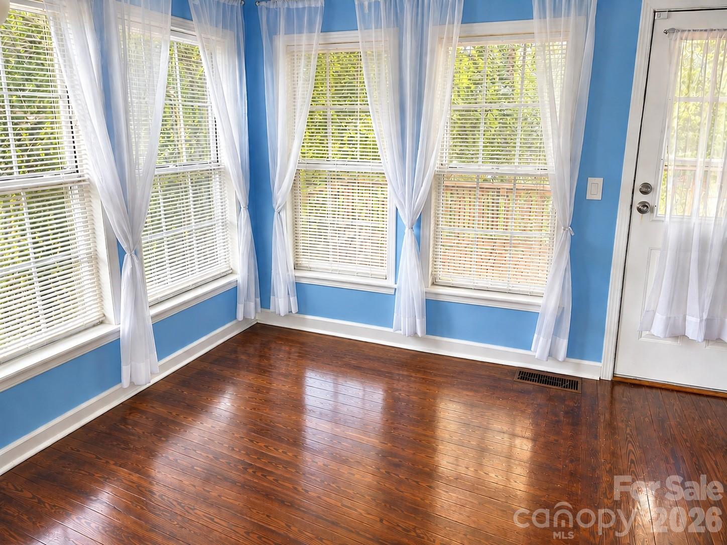 449 Spring Street Property Photo 9