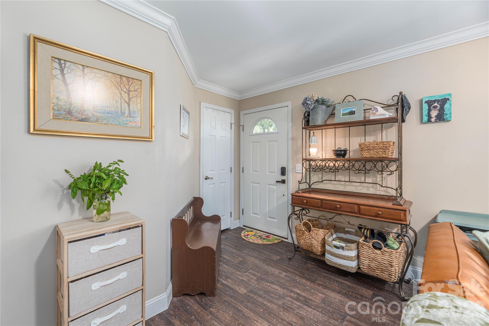 10 E Rolling Acres Drive Property Photo 3