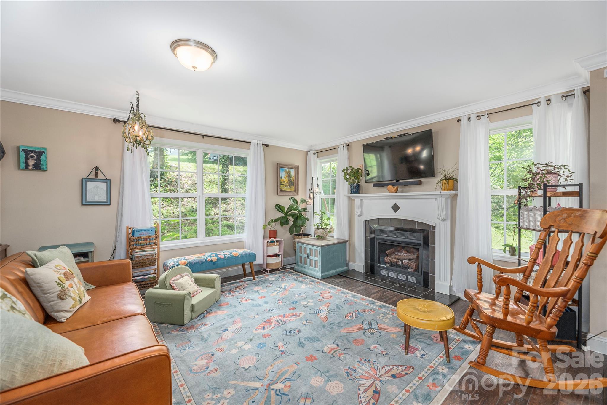 10 E Rolling Acres Drive Property Photo 6