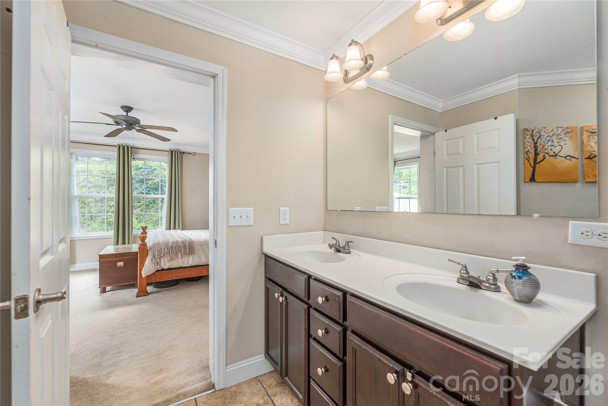 10 E Rolling Acres Drive Property Photo 18