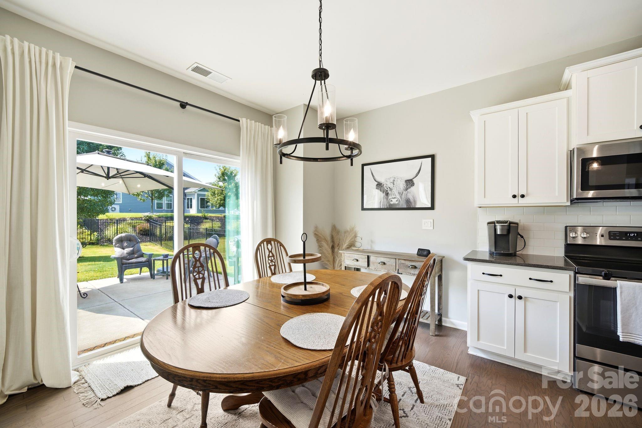 6260 Swanport Road Property Photo 4