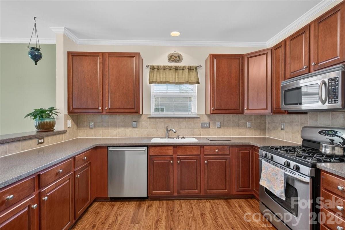 691 Goldflower Drive Property Photo 14