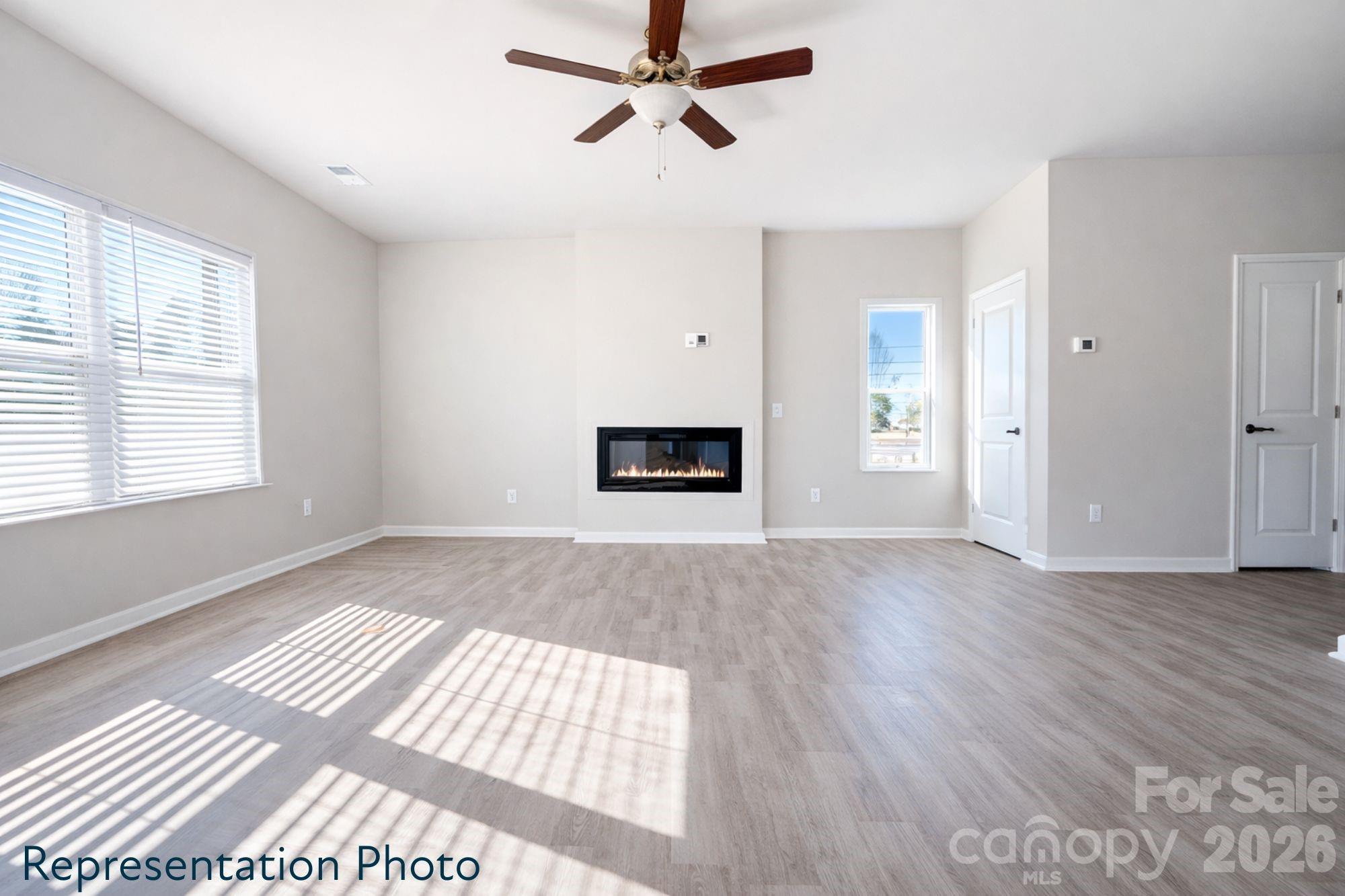 211 Roxanna Court Property Photo 1