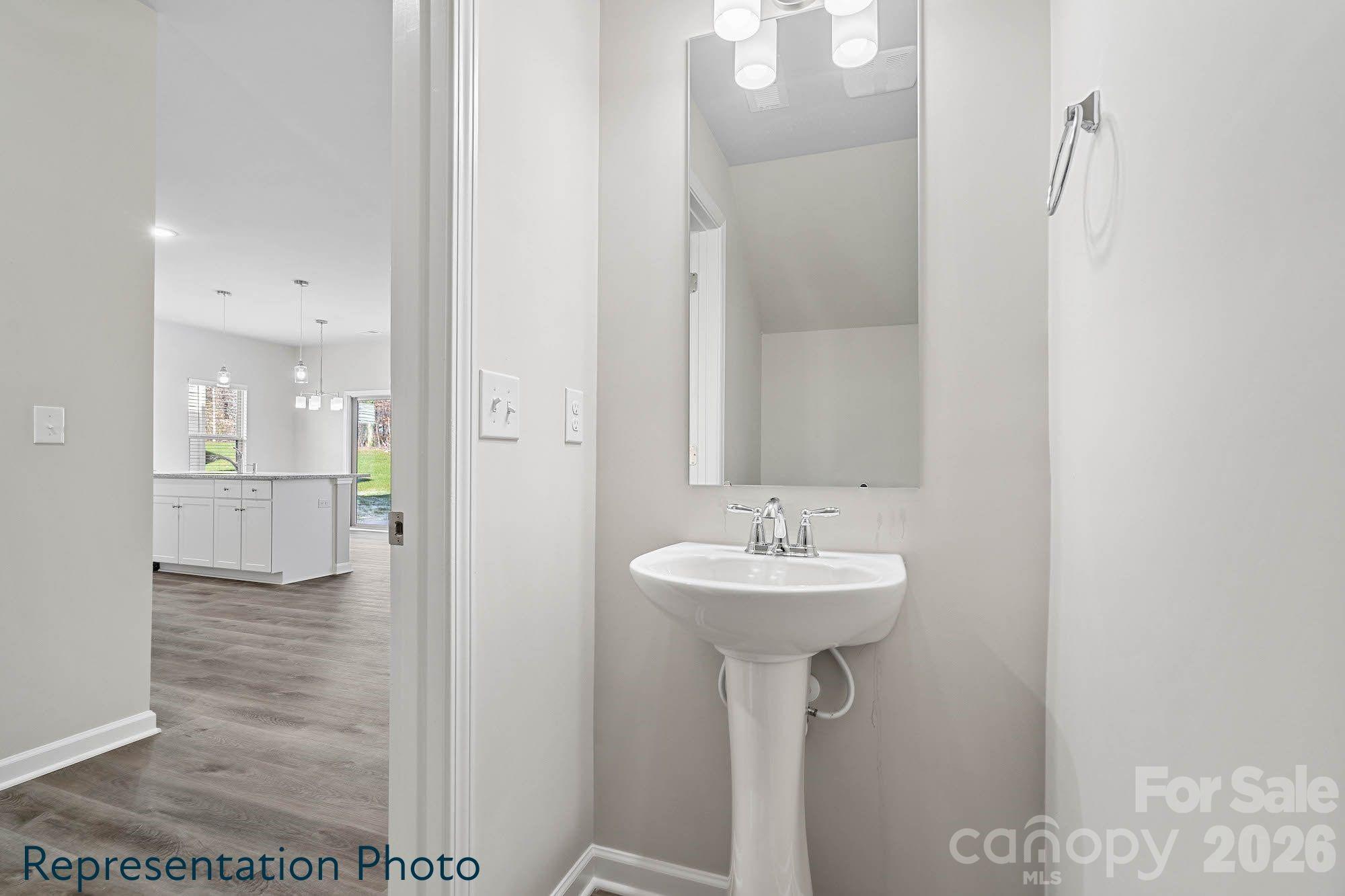211 Roxanna Court Property Photo 8