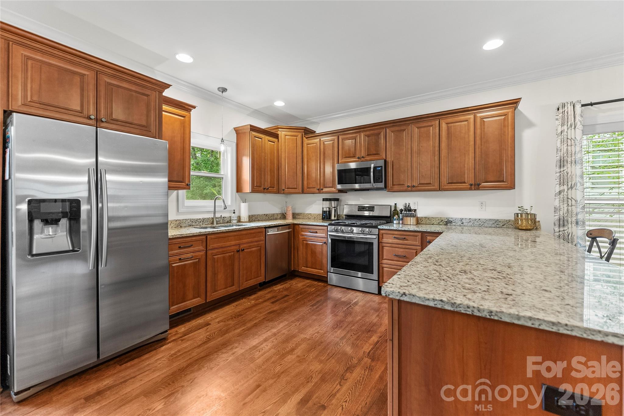 118 Houston Street Property Photo 6