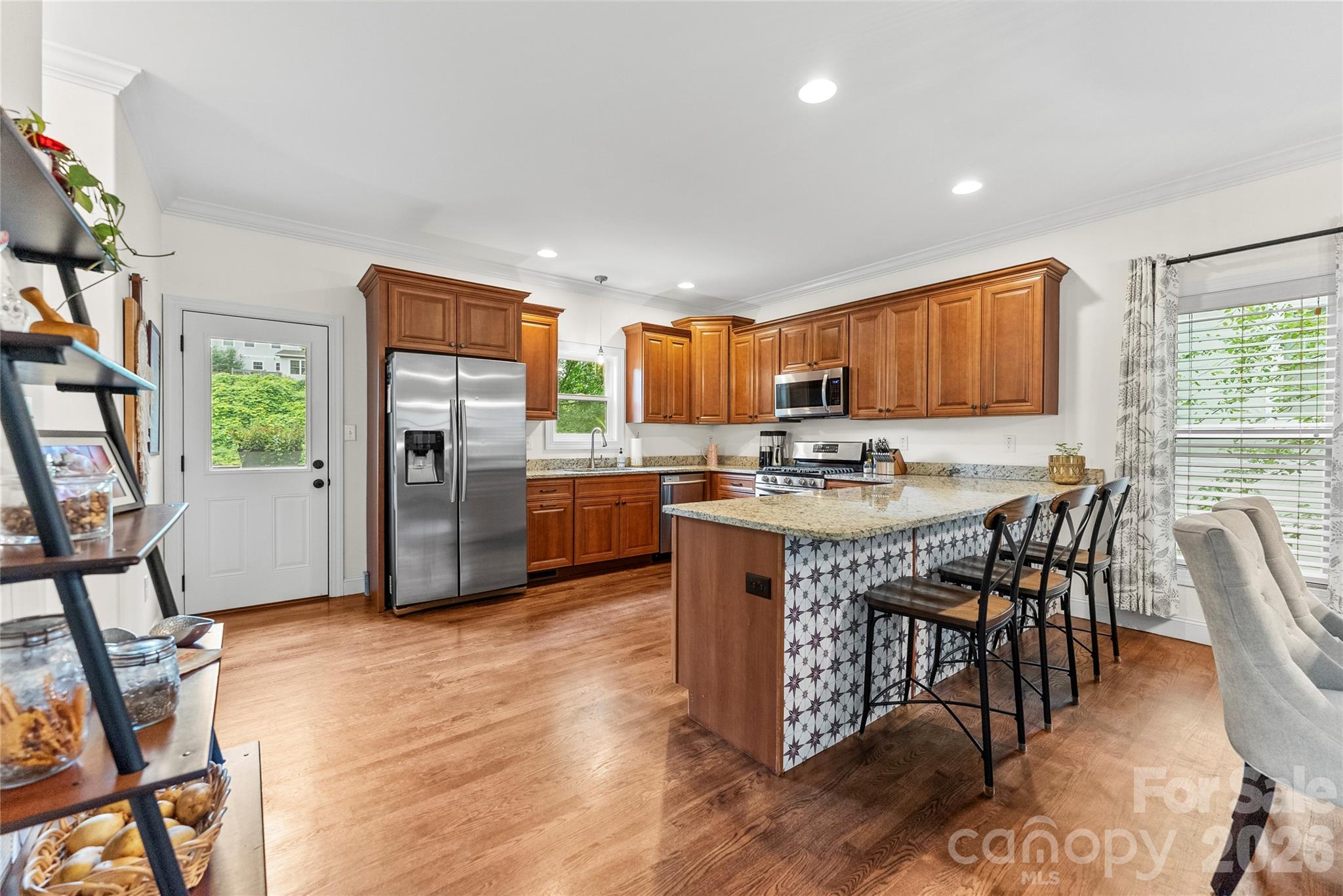 118 Houston Street Property Photo 8
