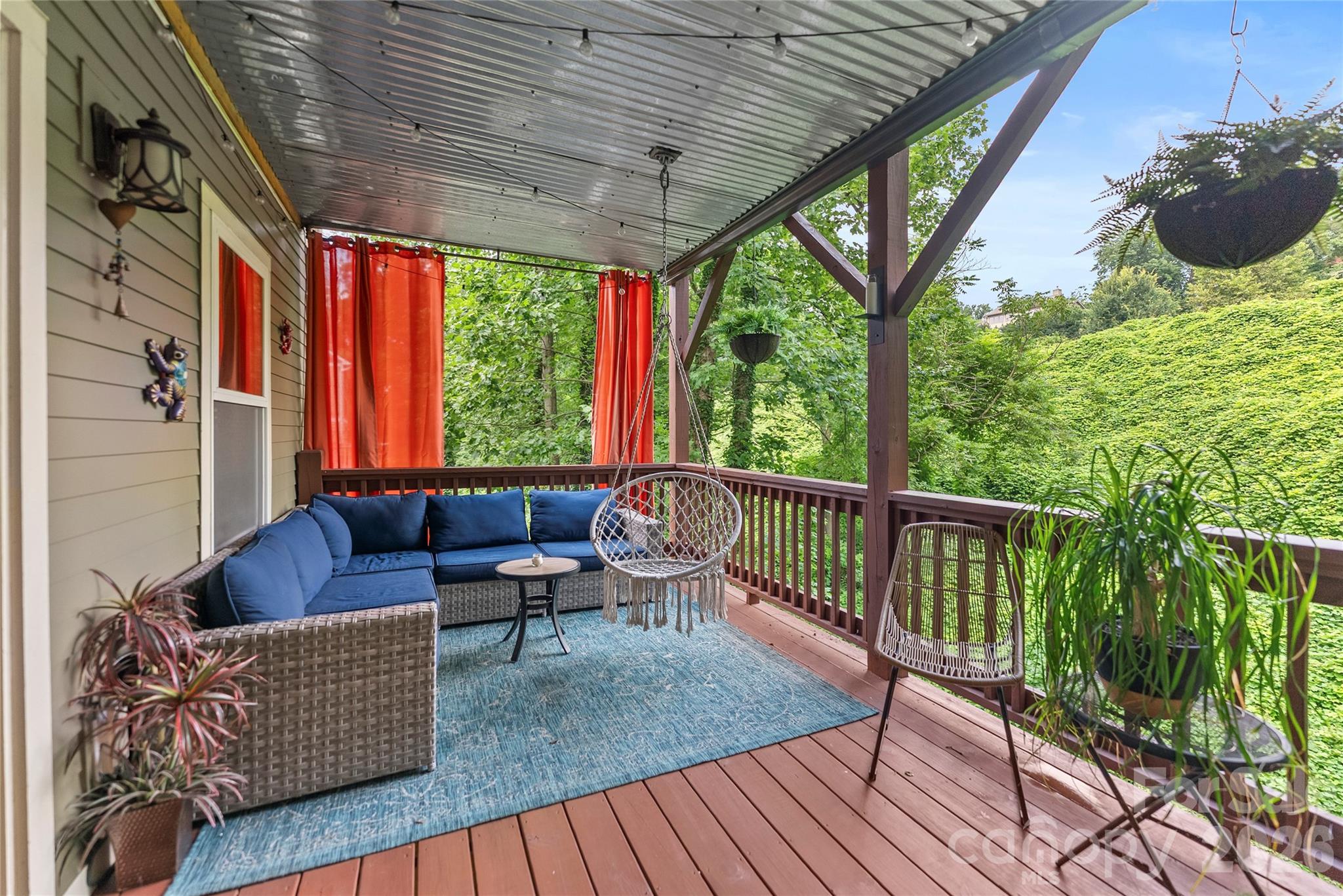 118 Houston Street Property Photo 26