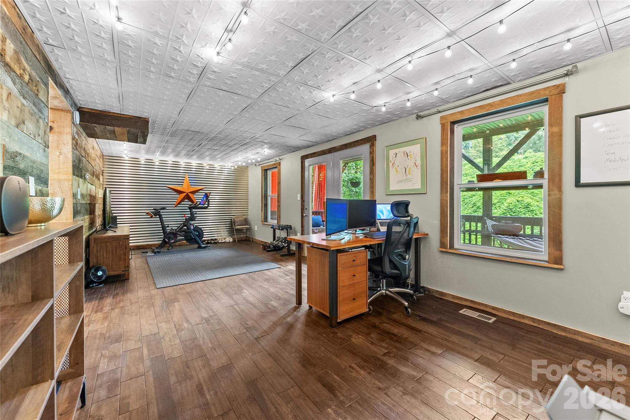 118 Houston Street Property Photo 27