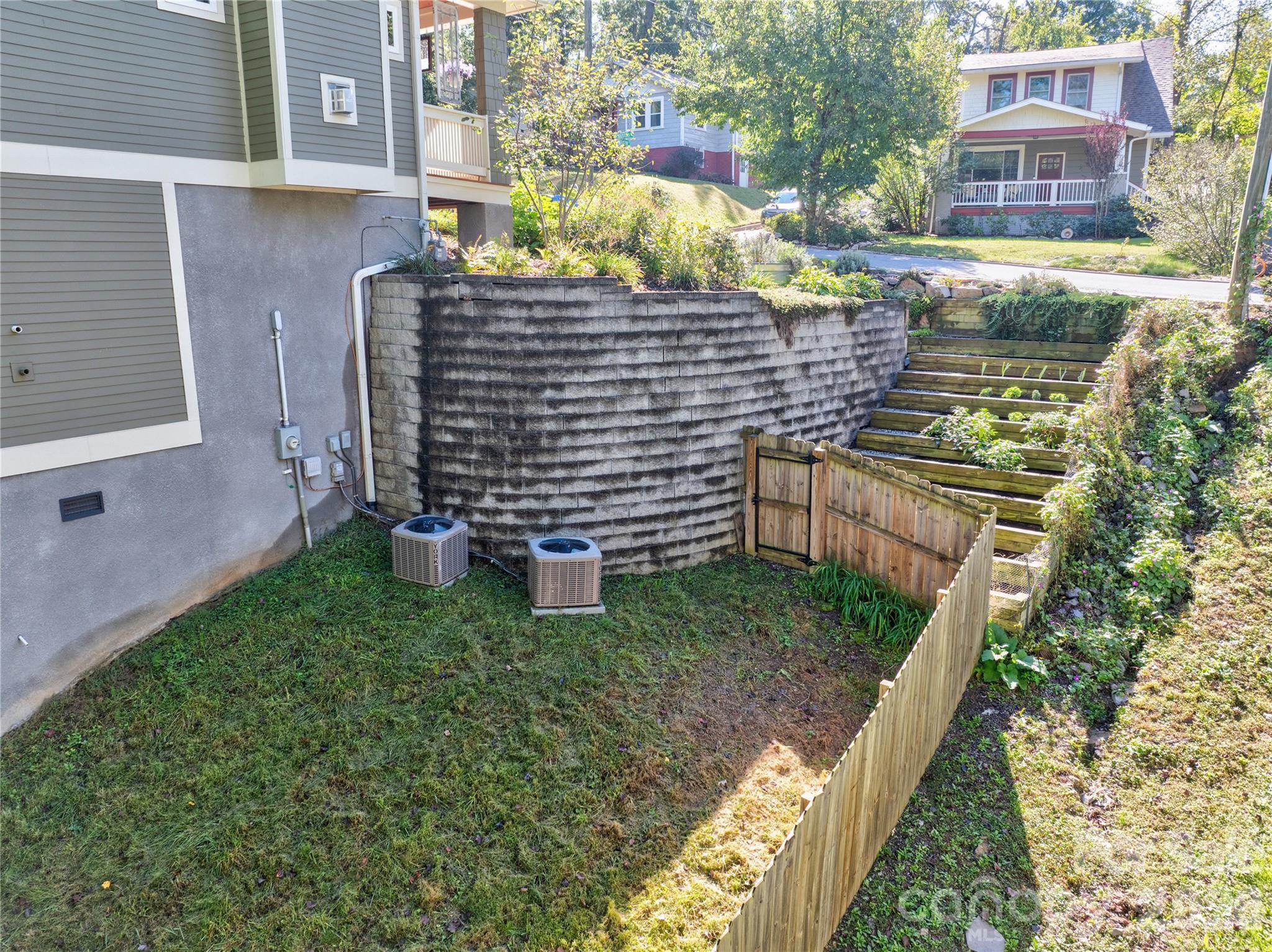 118 Houston Street Property Photo 37