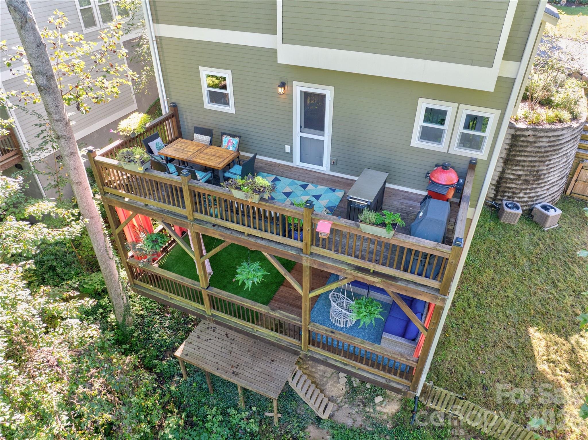 118 Houston Street Property Photo 40