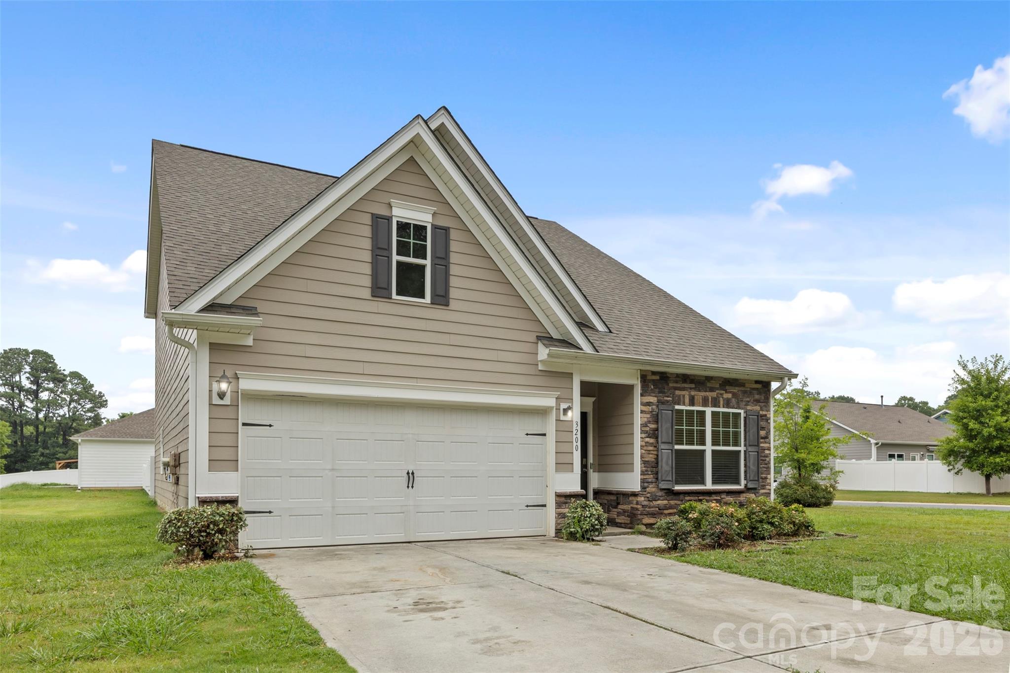 3200 Hickory Grove Drive Property Photo 3